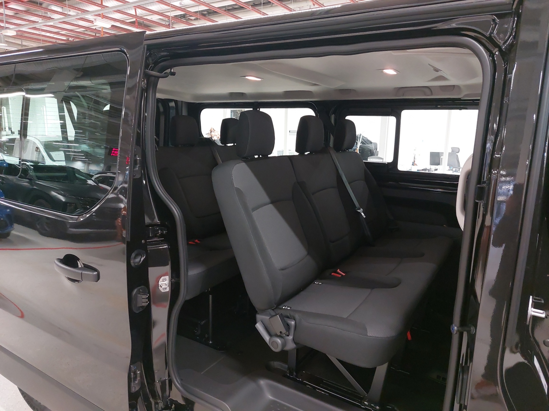 Renault Trafic Combi 2025