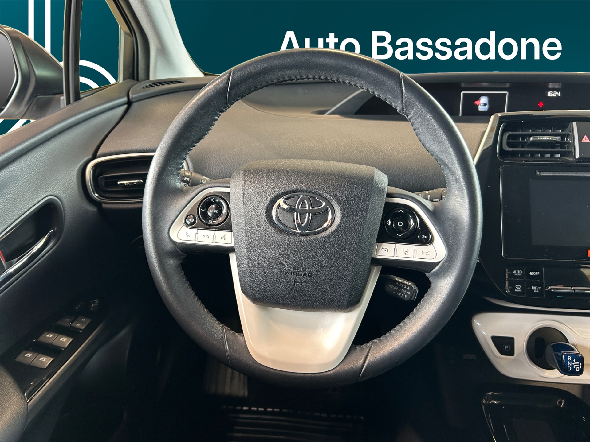 TOYOTA Prius 2017