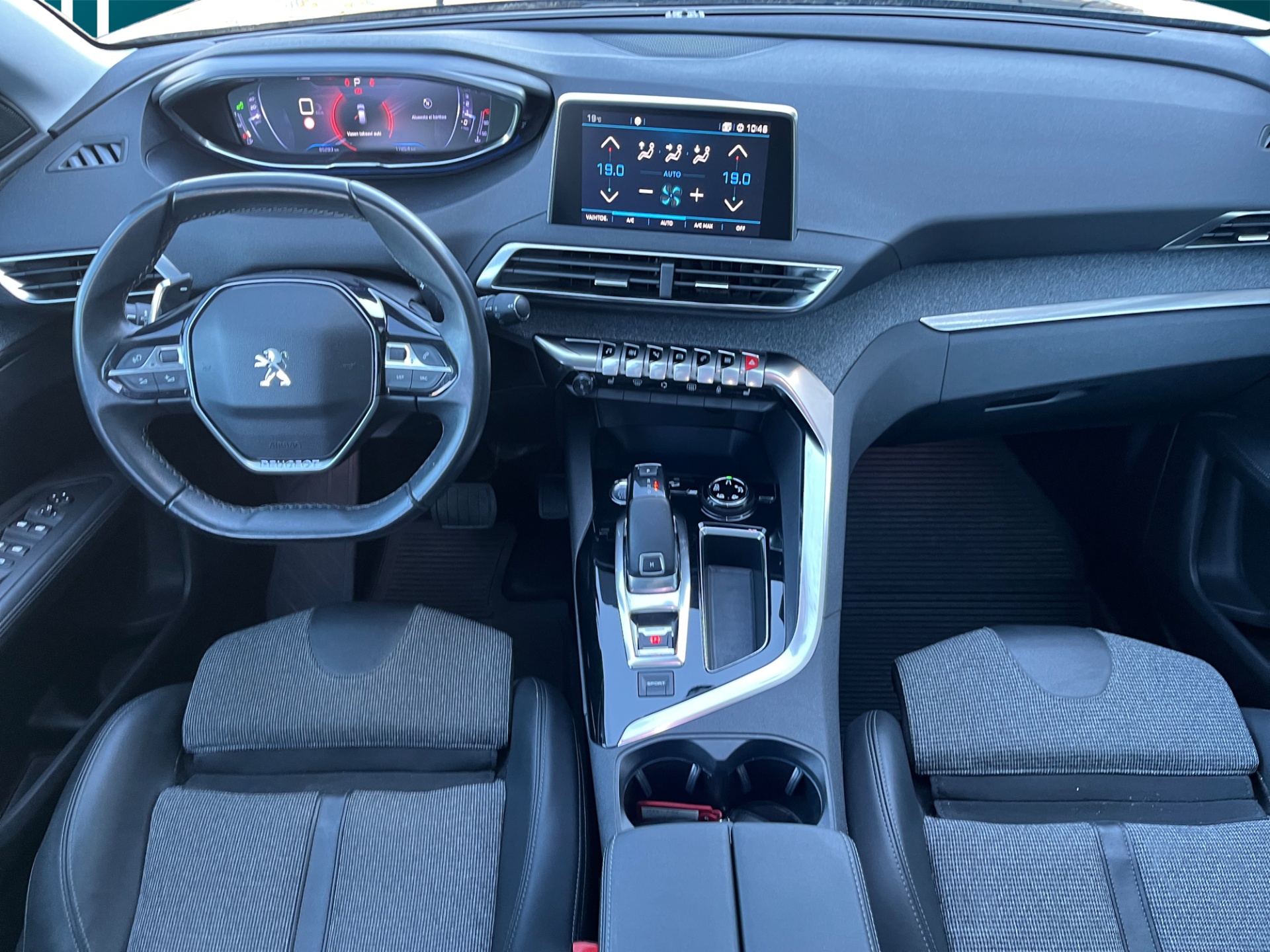 PEUGEOT 3008 2019