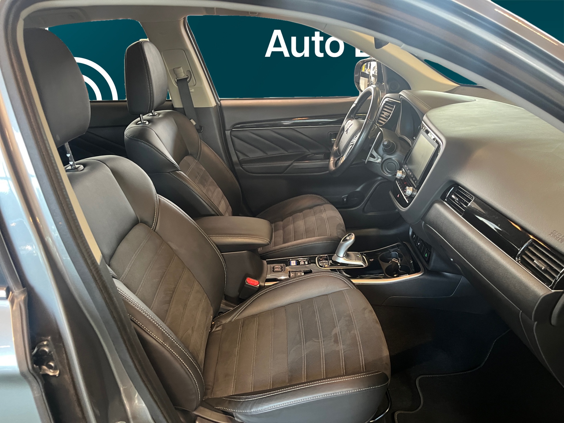 MITSUBISHI OUTLANDER PHEV 2020