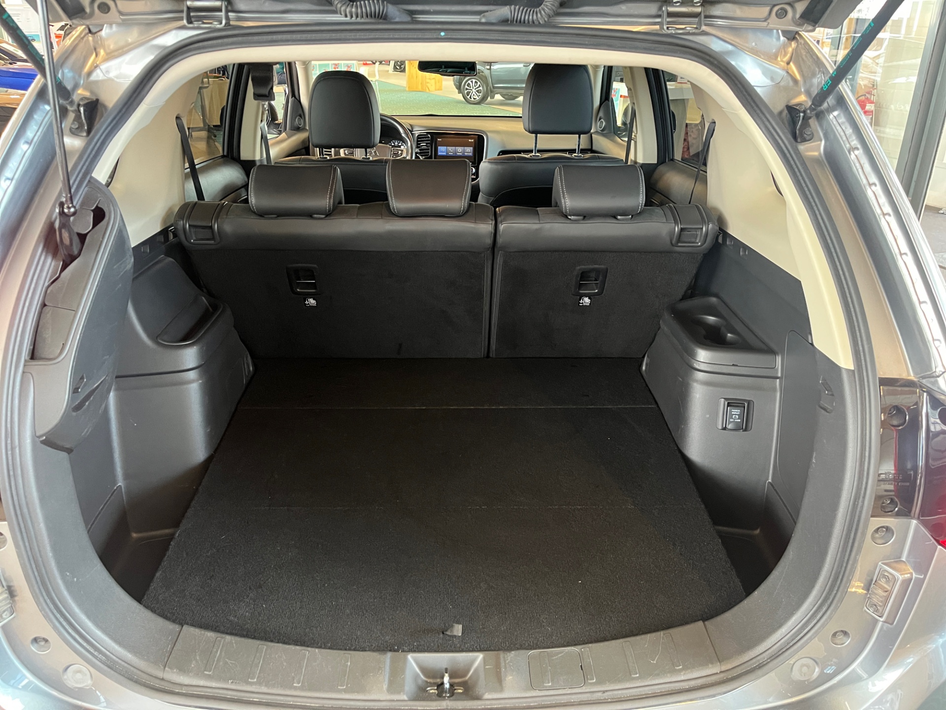 MITSUBISHI OUTLANDER PHEV 2020