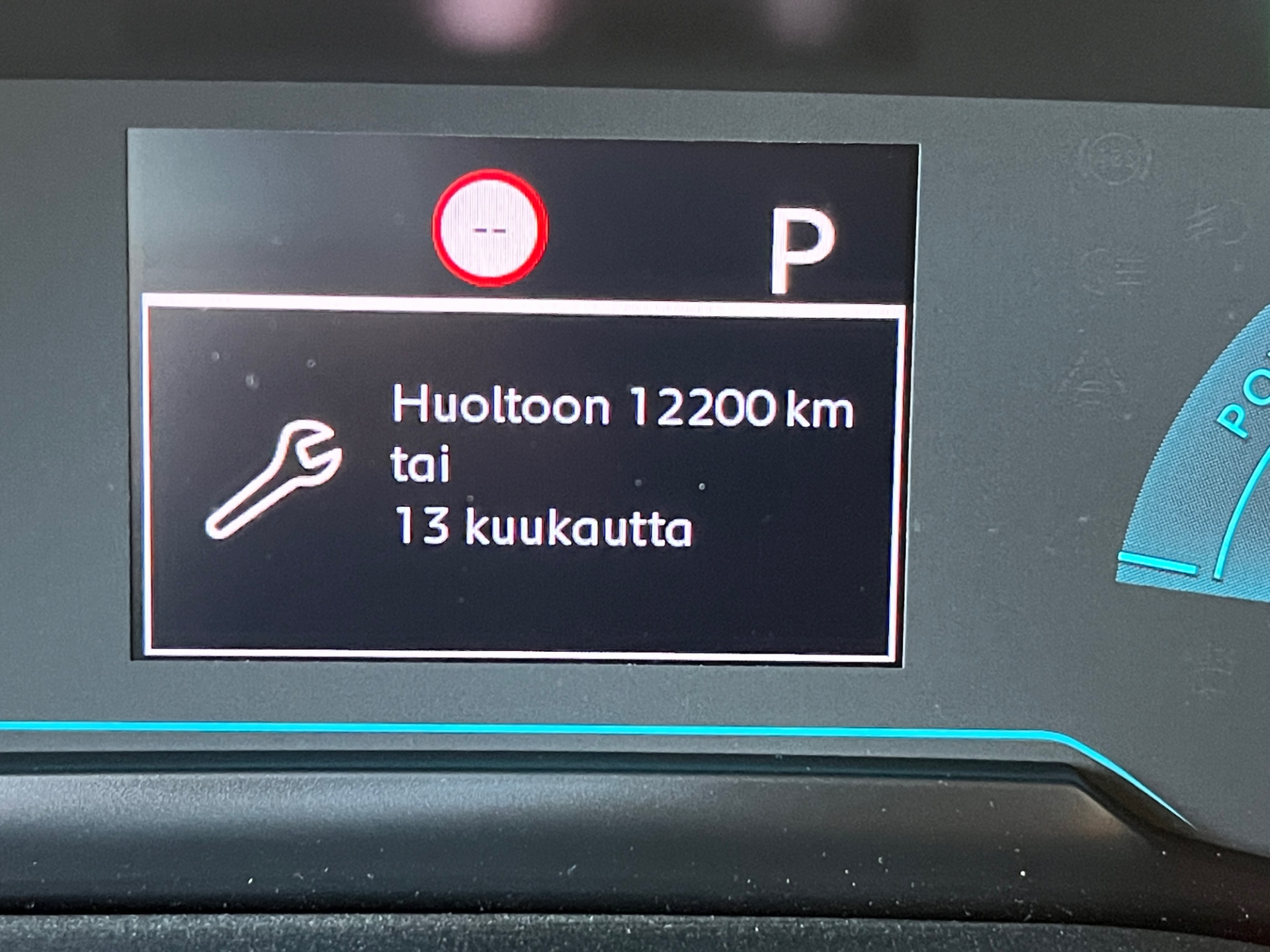 PEUGEOT e-2008 2023