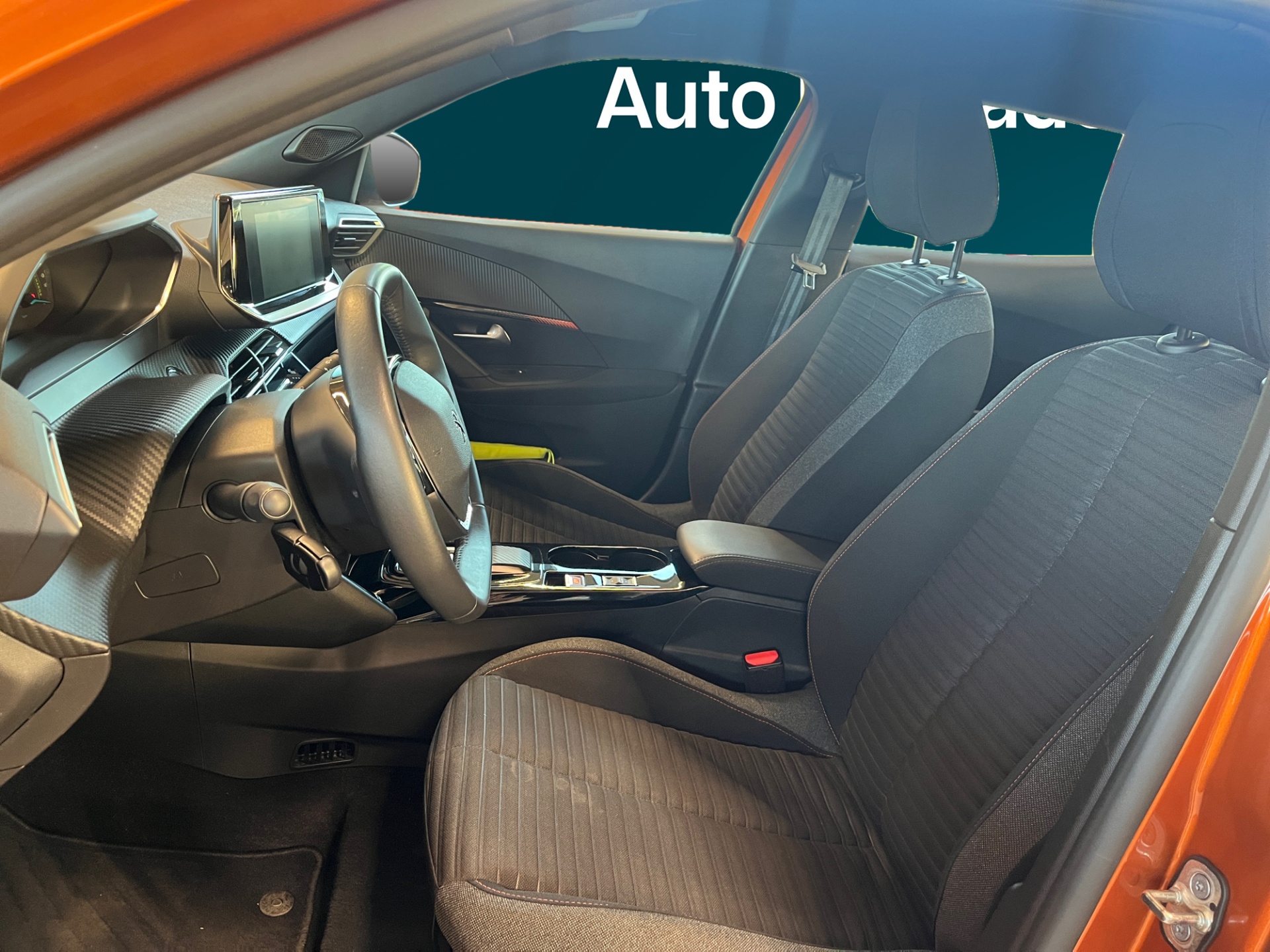 PEUGEOT e-2008 2023