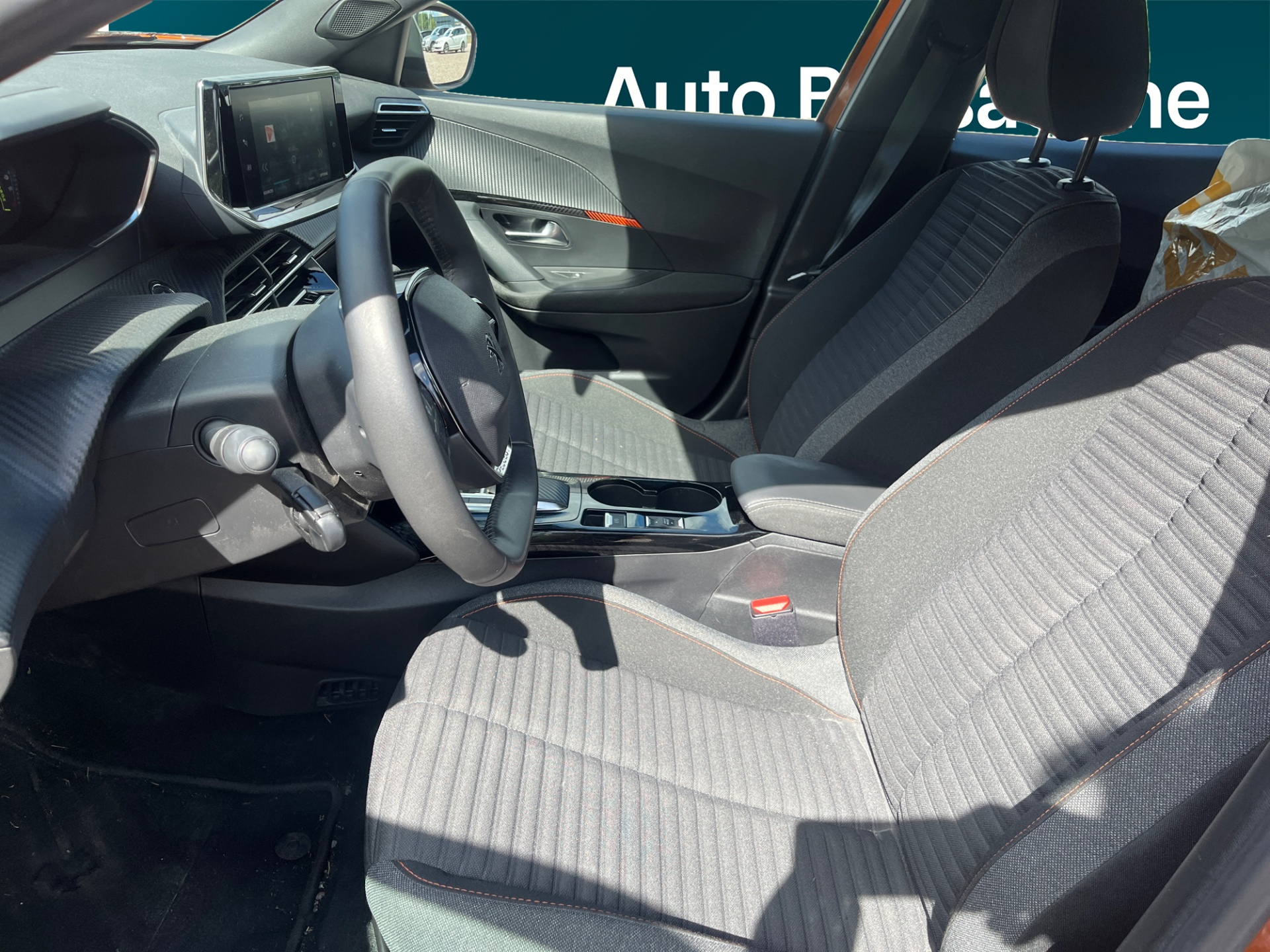 PEUGEOT e-2008 2023