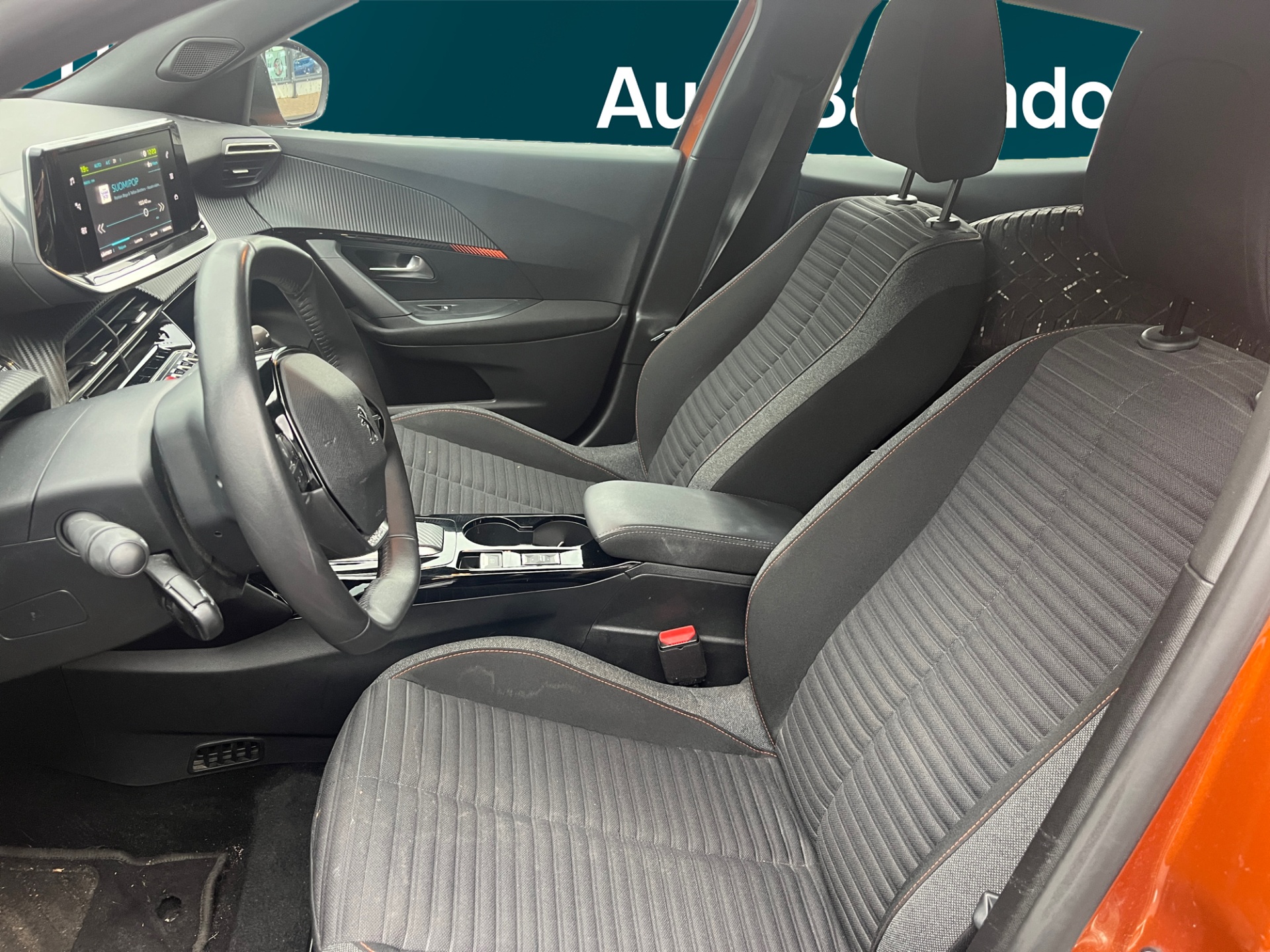 PEUGEOT e-2008 2023