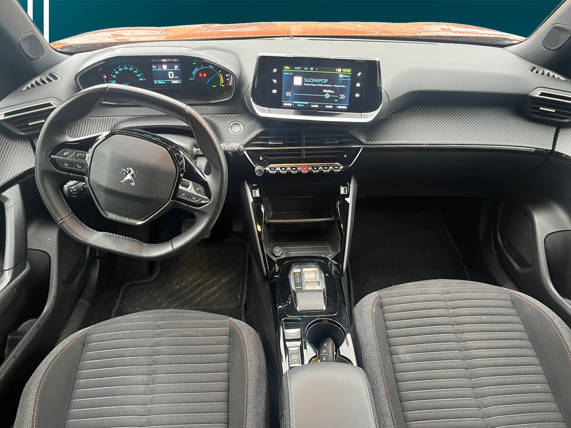 PEUGEOT e-2008 2023