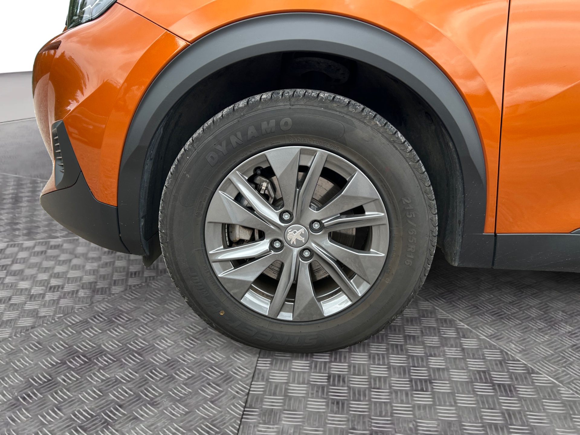 PEUGEOT e-2008 2023