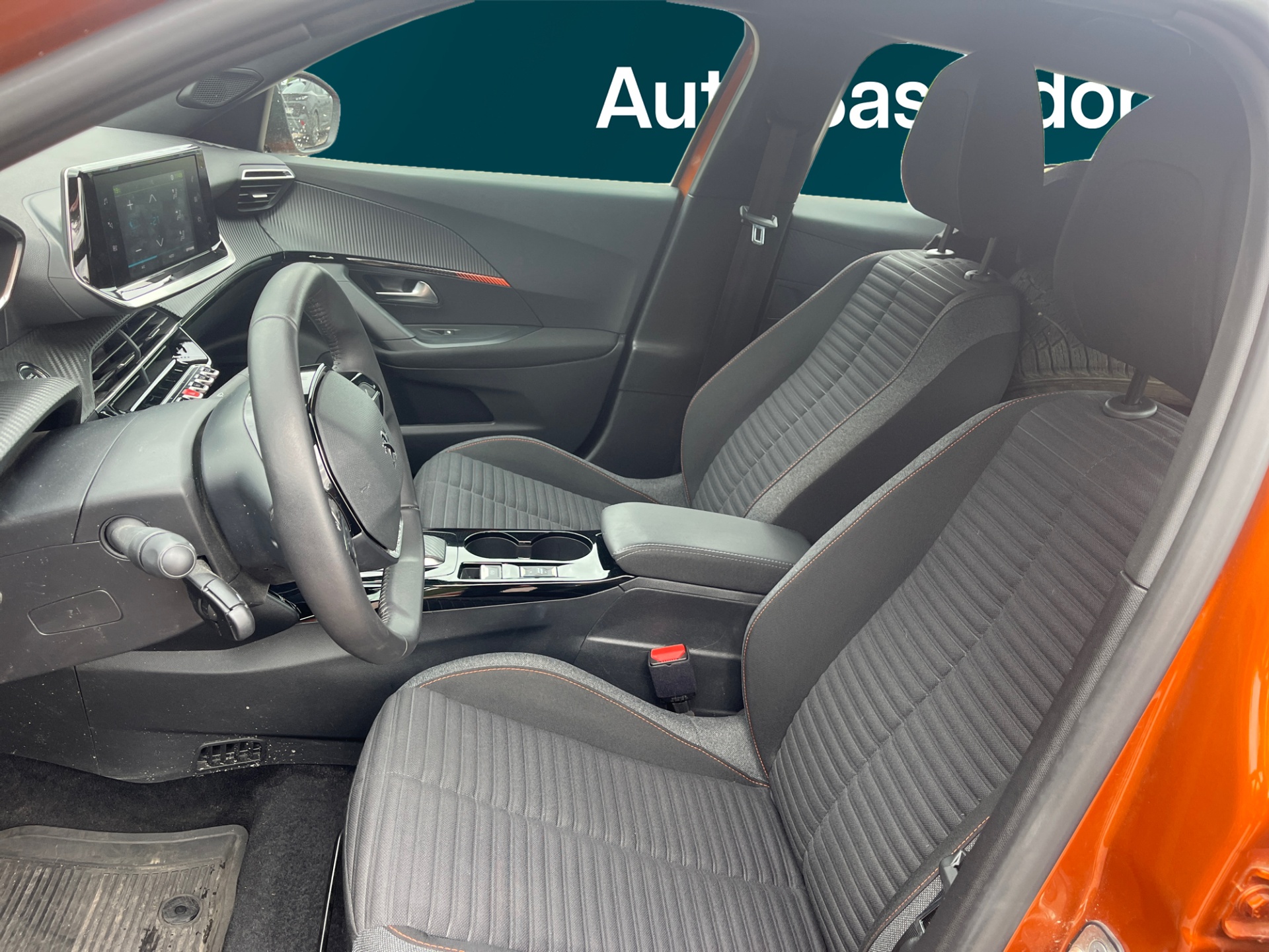 PEUGEOT e-2008 2023