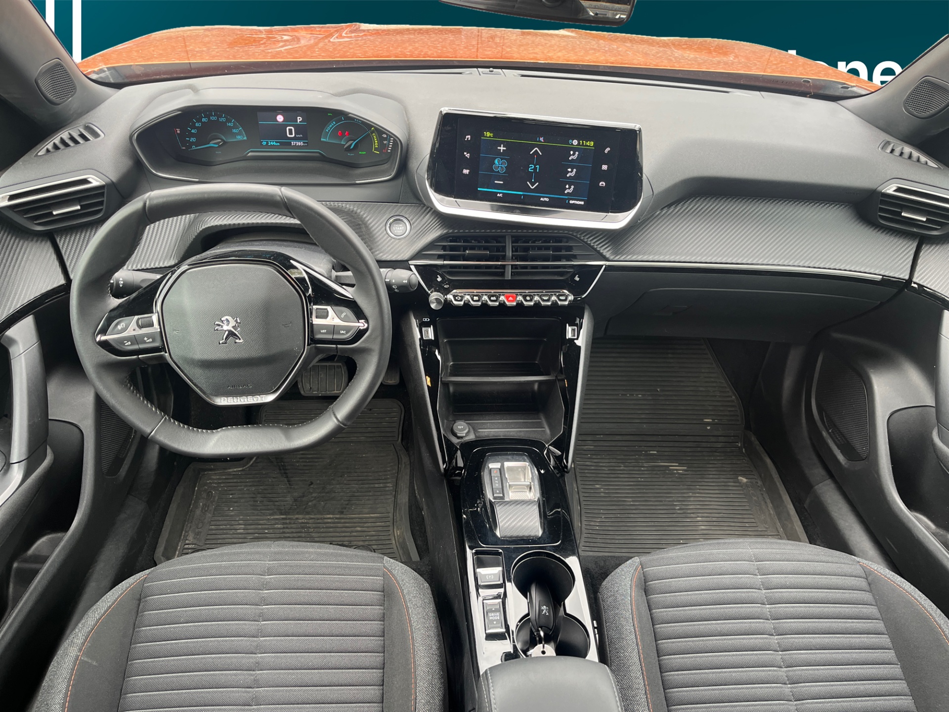 PEUGEOT e-2008 2023