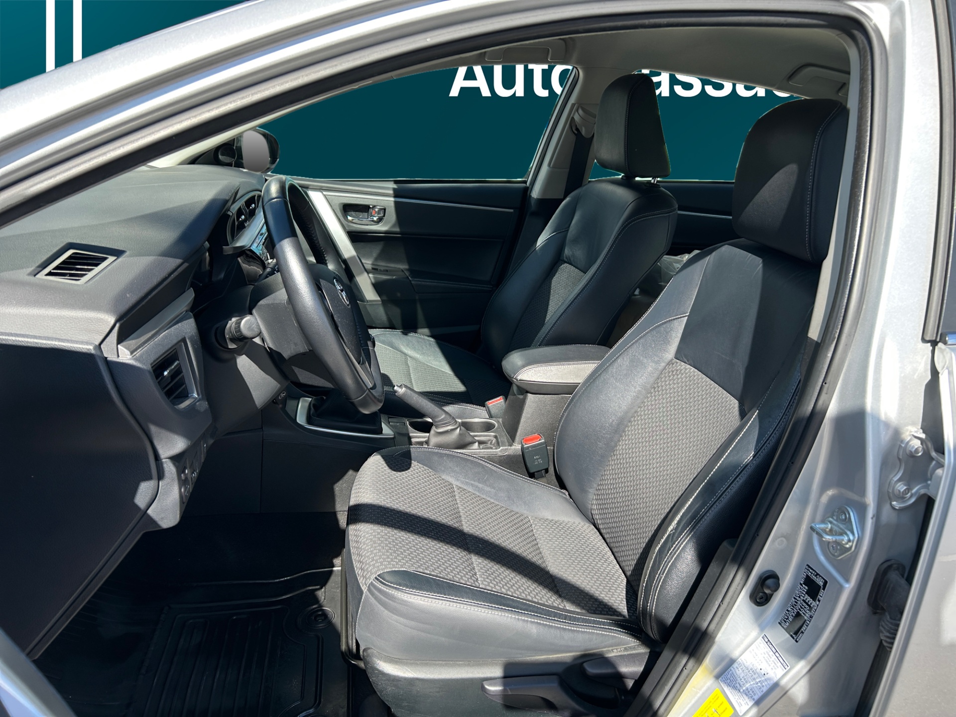 TOYOTA Corolla 2015