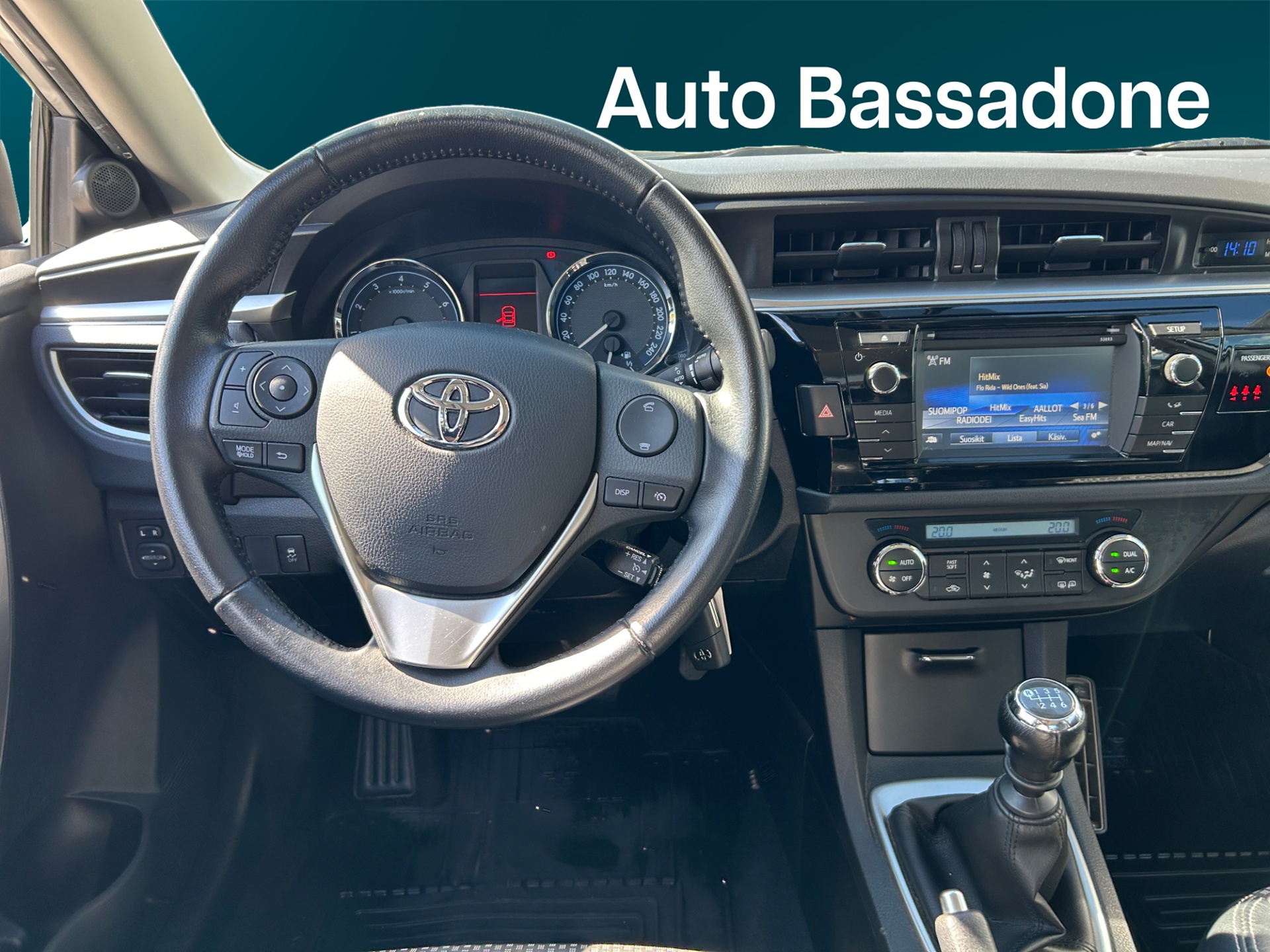 TOYOTA Corolla 2015