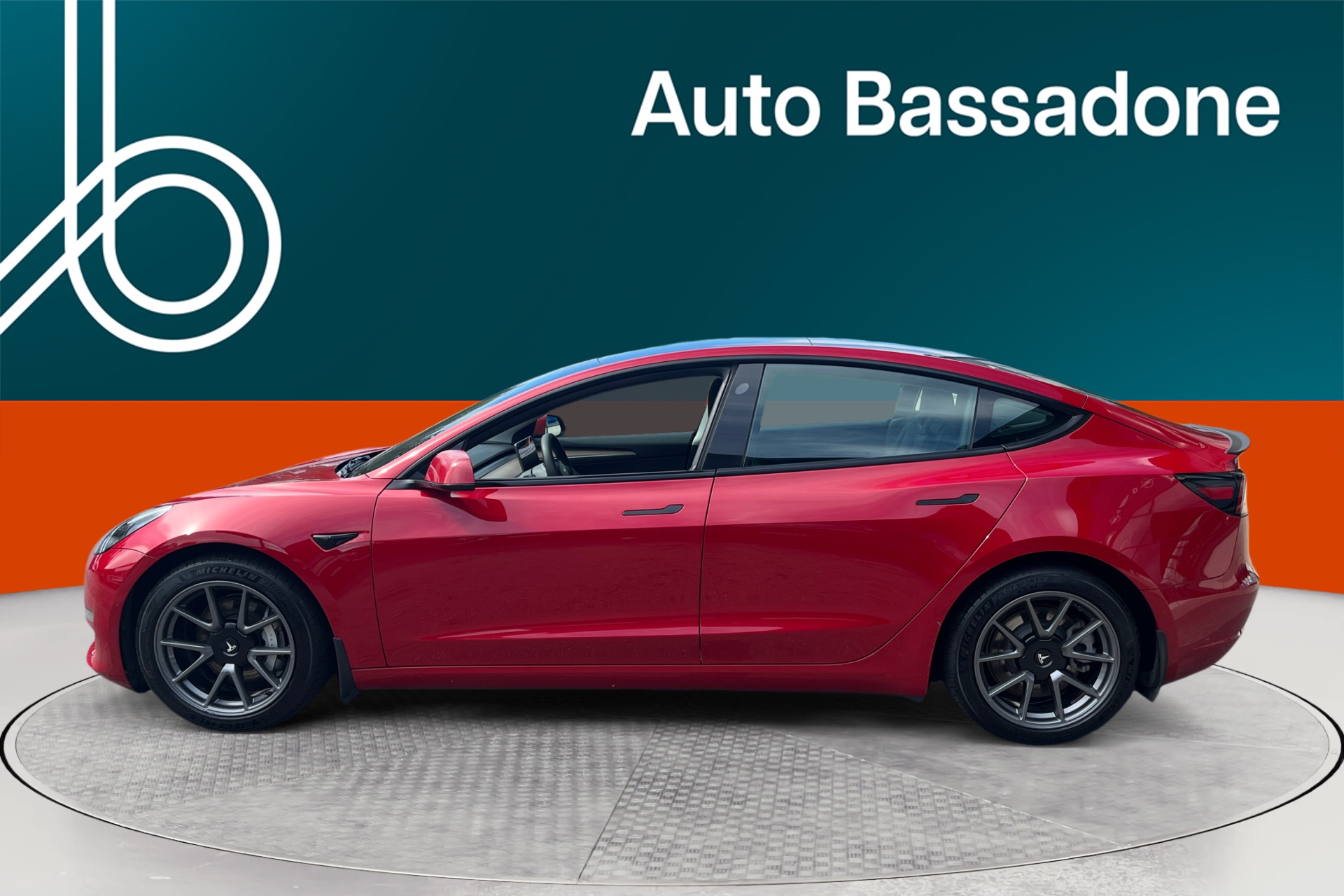 TESLA Model 3 2021