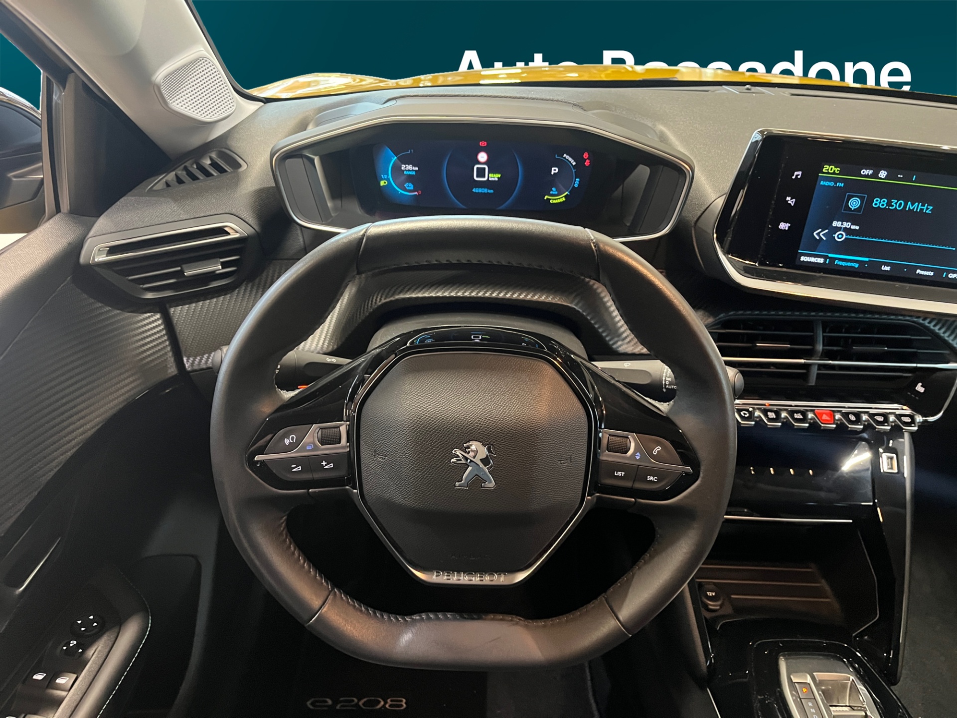 PEUGEOT e-208 2022