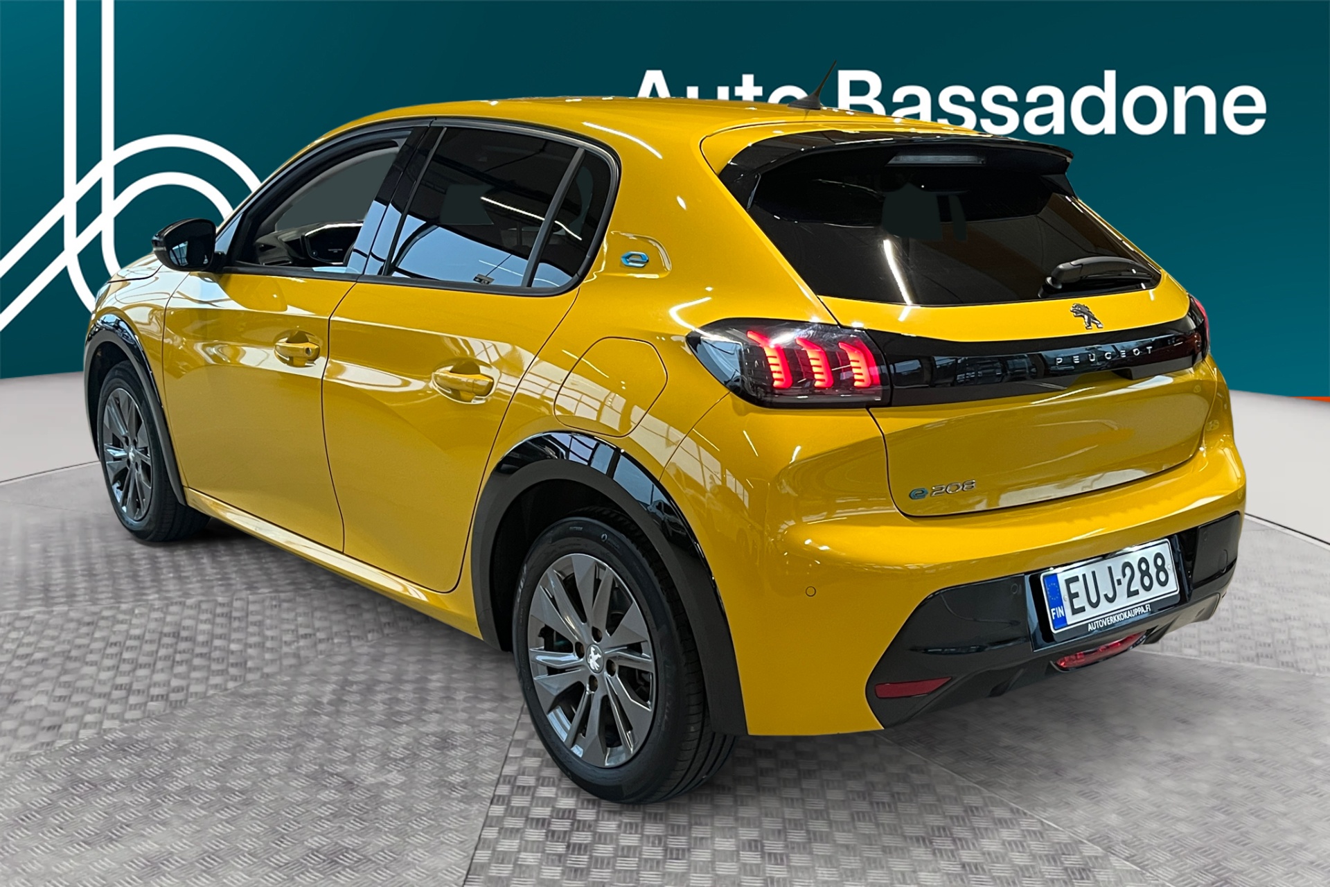 PEUGEOT e-208 2022