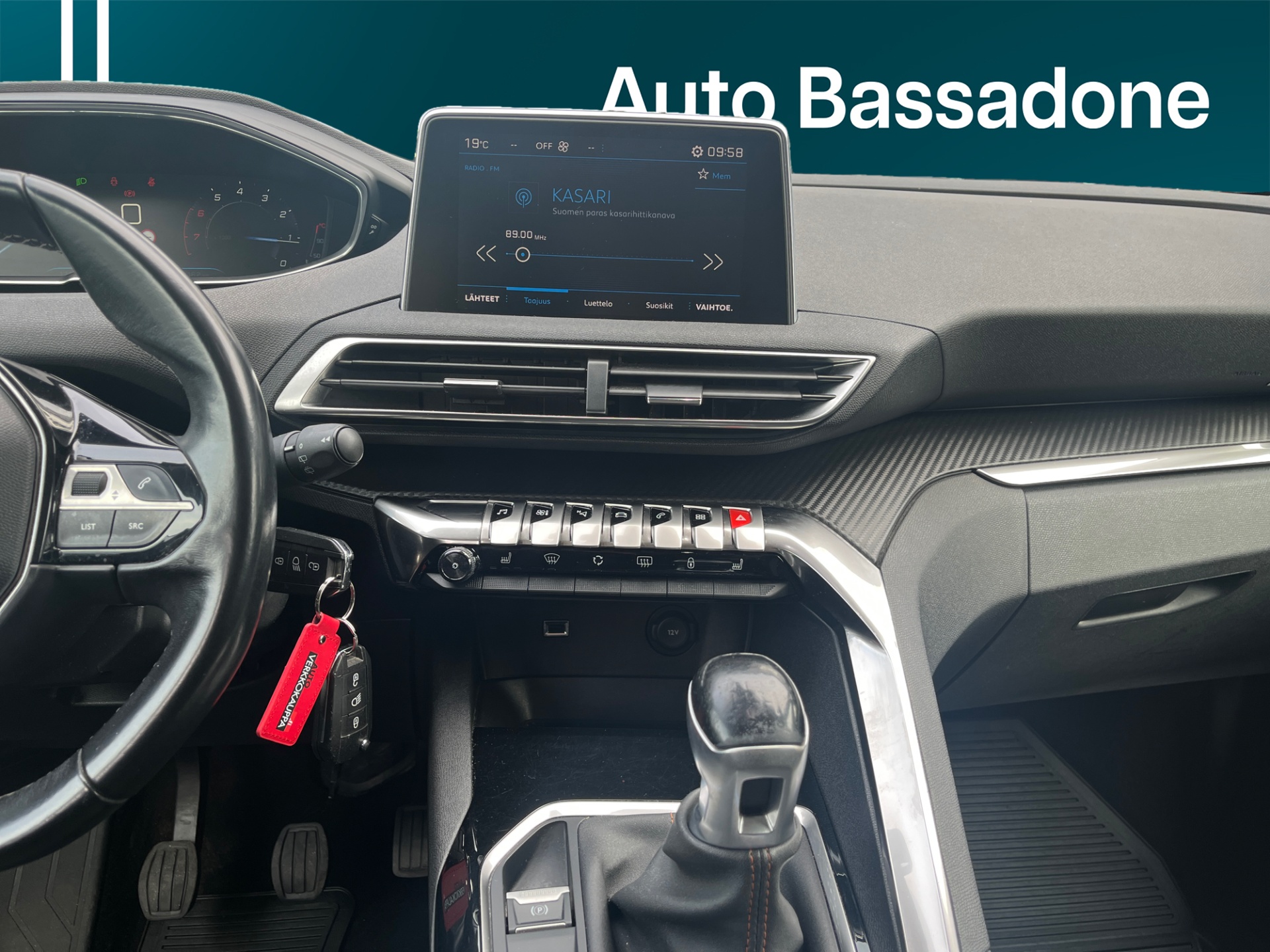 PEUGEOT 5008 2018