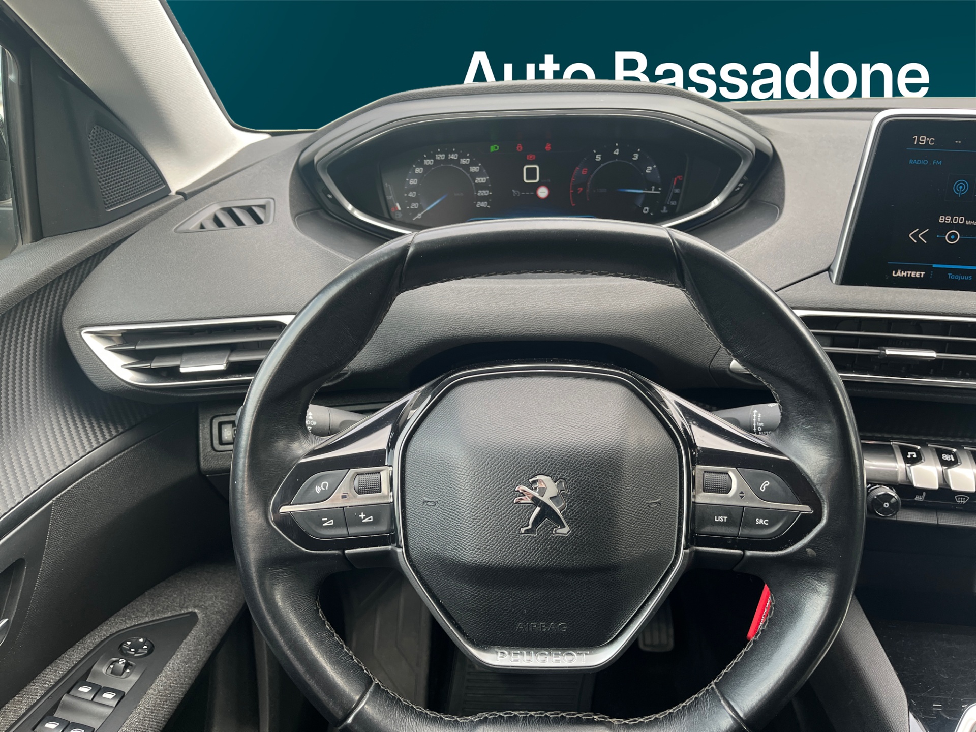 PEUGEOT 5008 2018