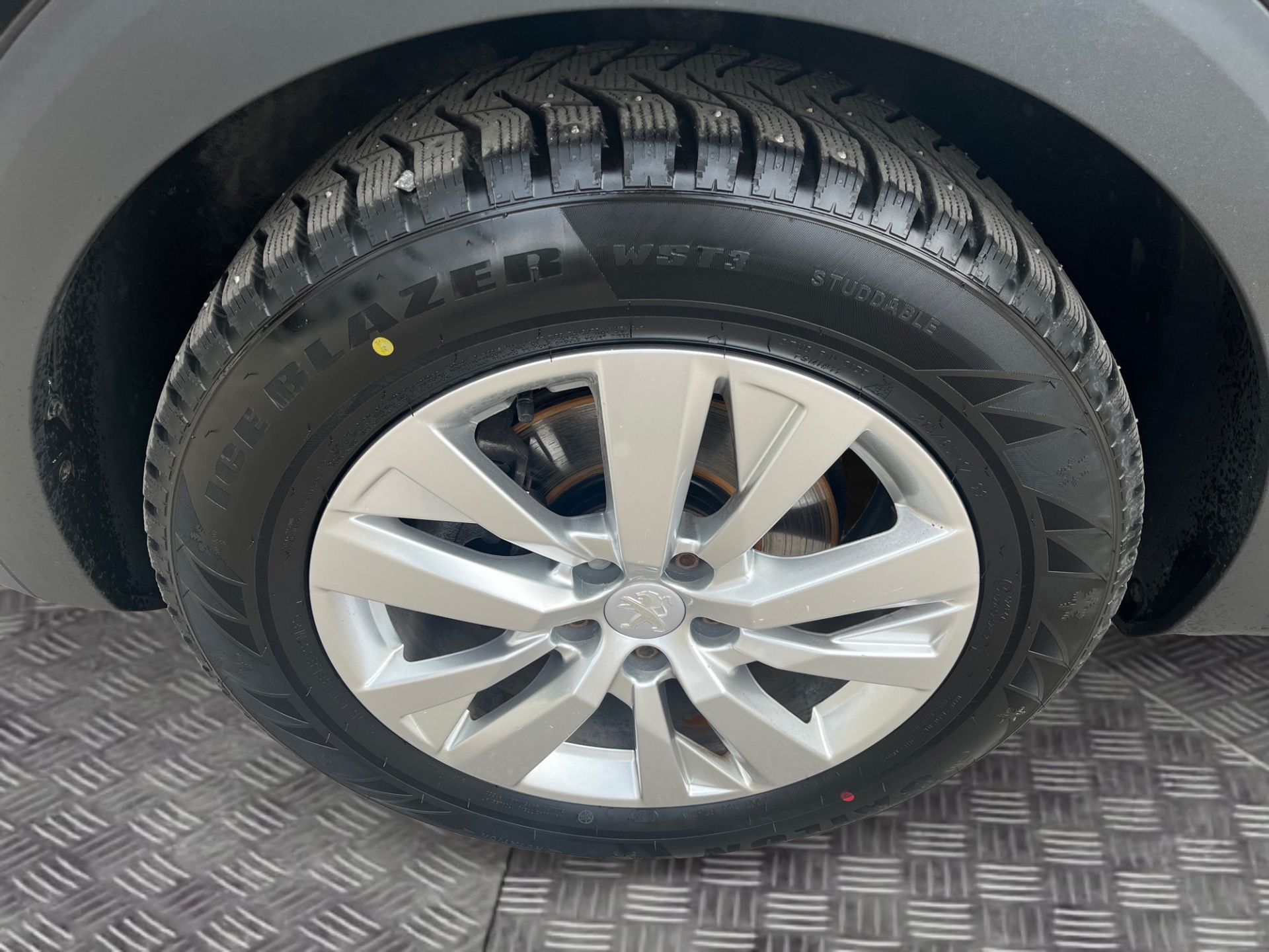 PEUGEOT 5008 2018