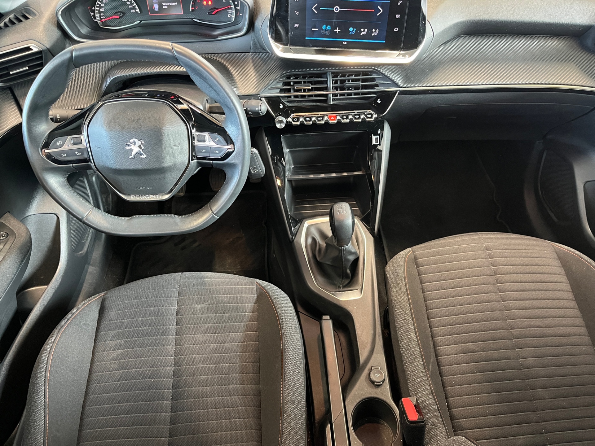 PEUGEOT 208 2022
