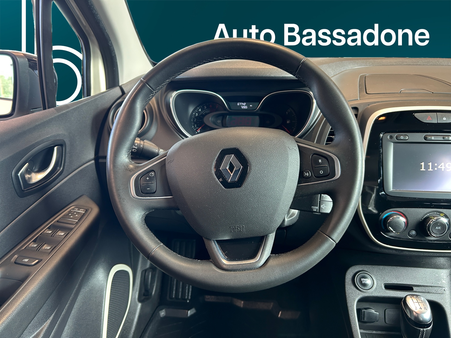 RENAULT Captur 2017