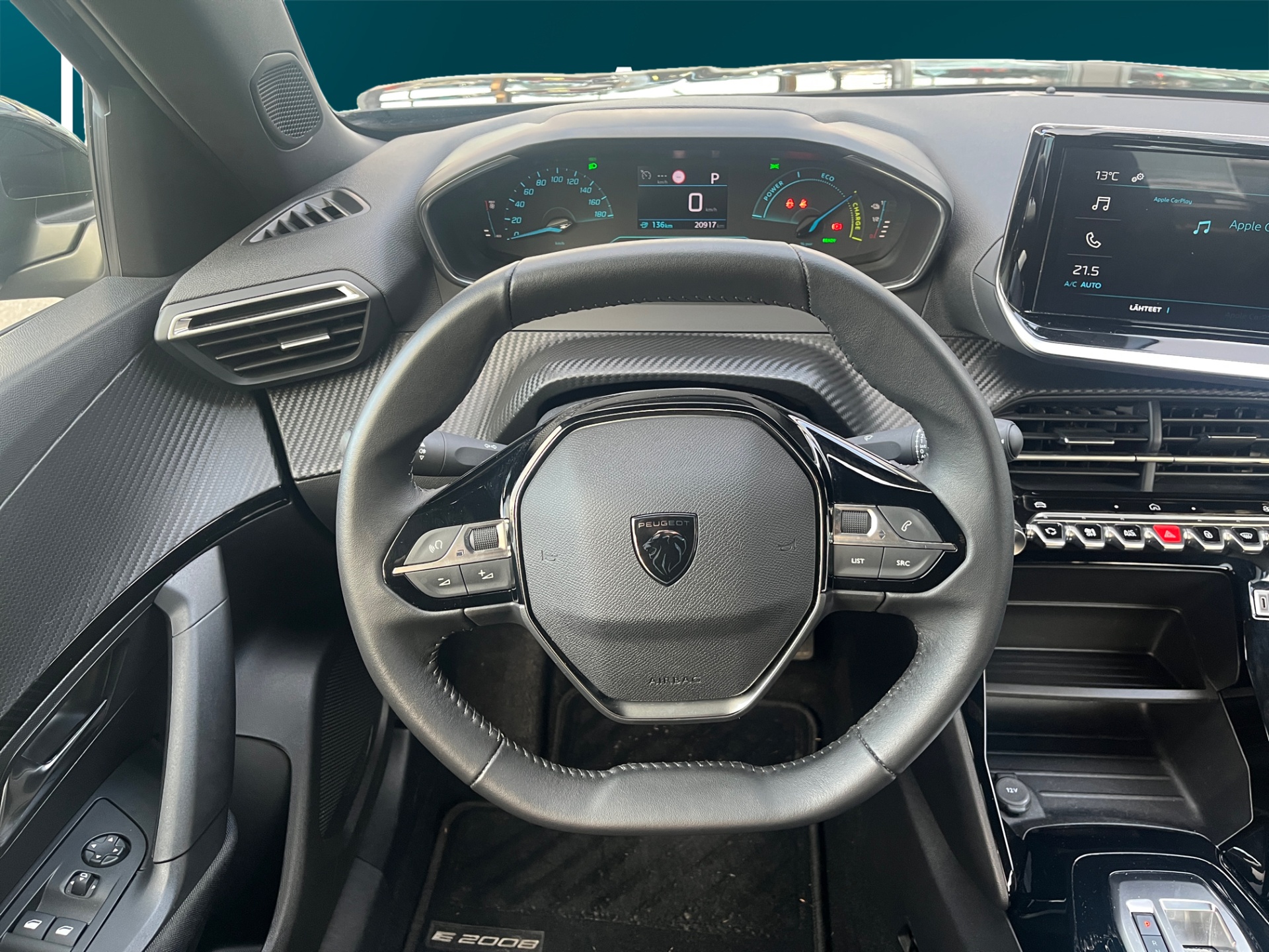 PEUGEOT e-2008 2023
