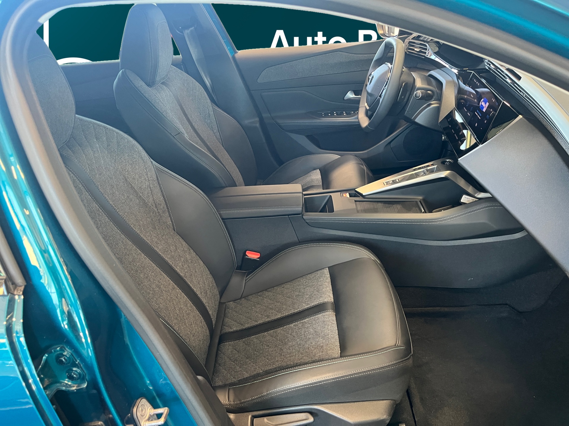 PEUGEOT 408 2024