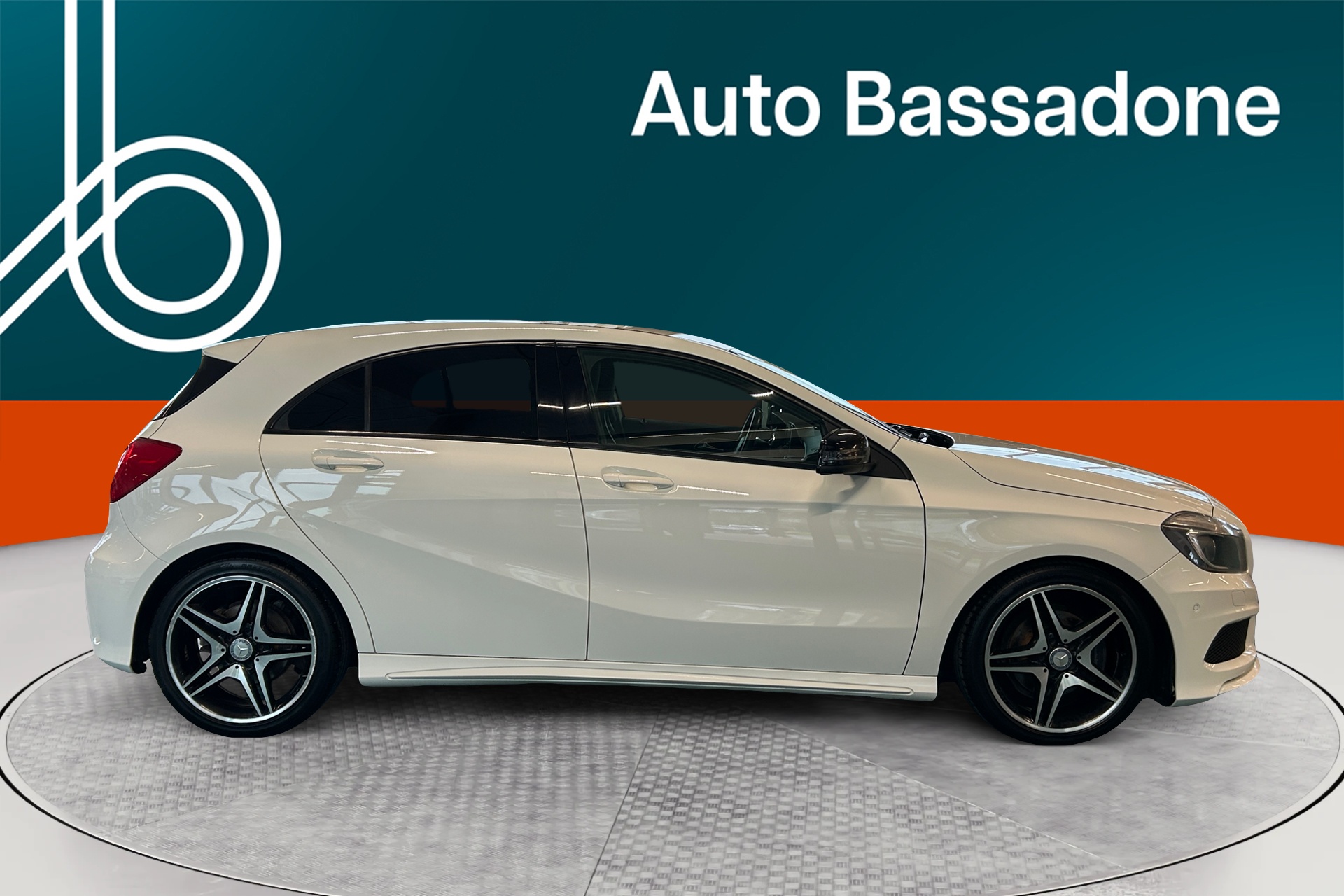 MERCEDES-BENZ A 2014