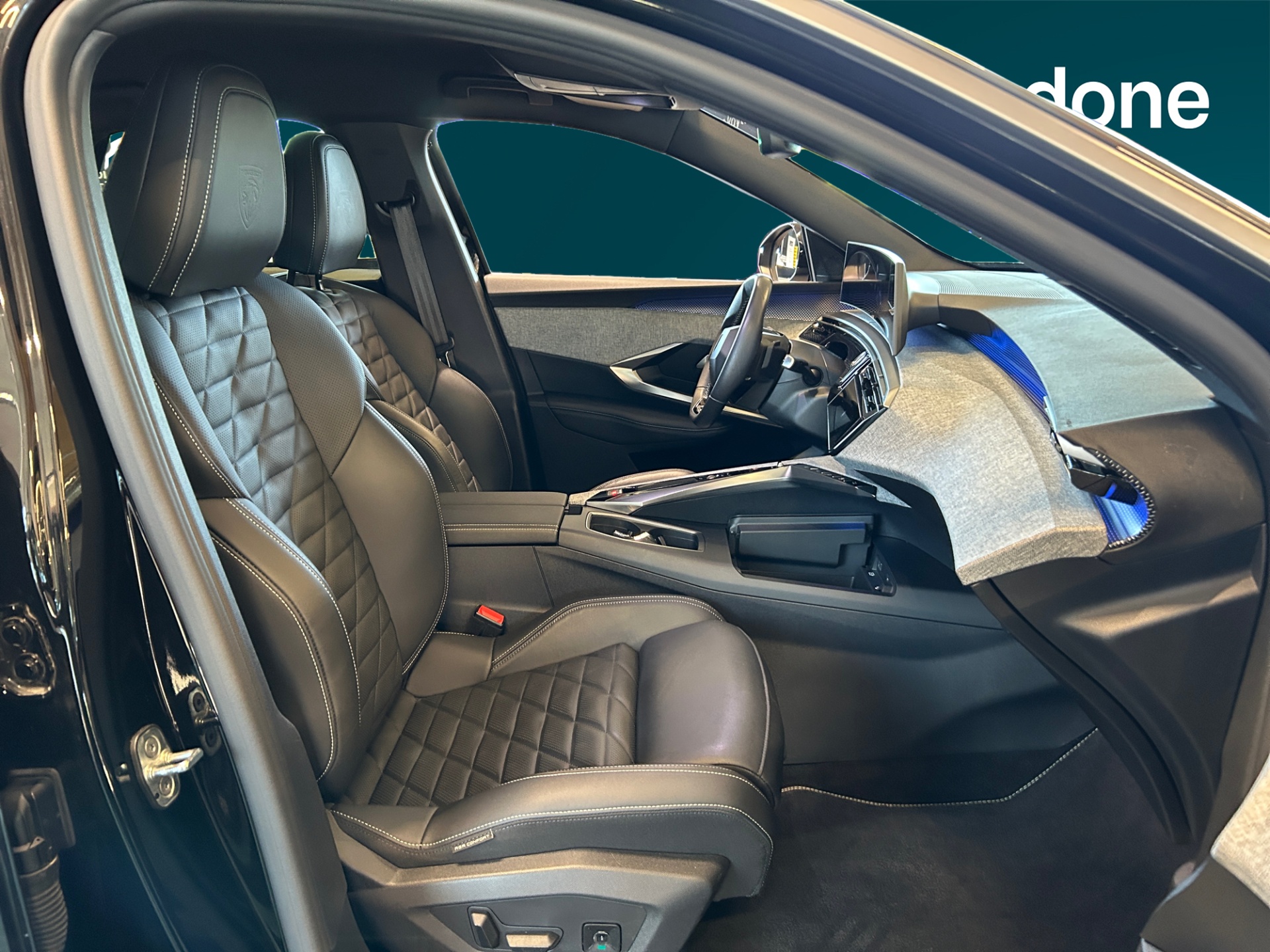 PEUGEOT E-3008 2024