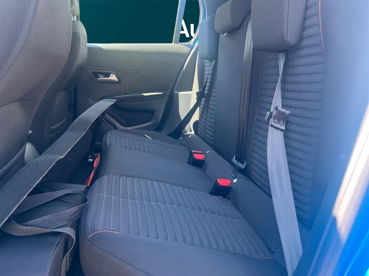 PEUGEOT e-208 2022