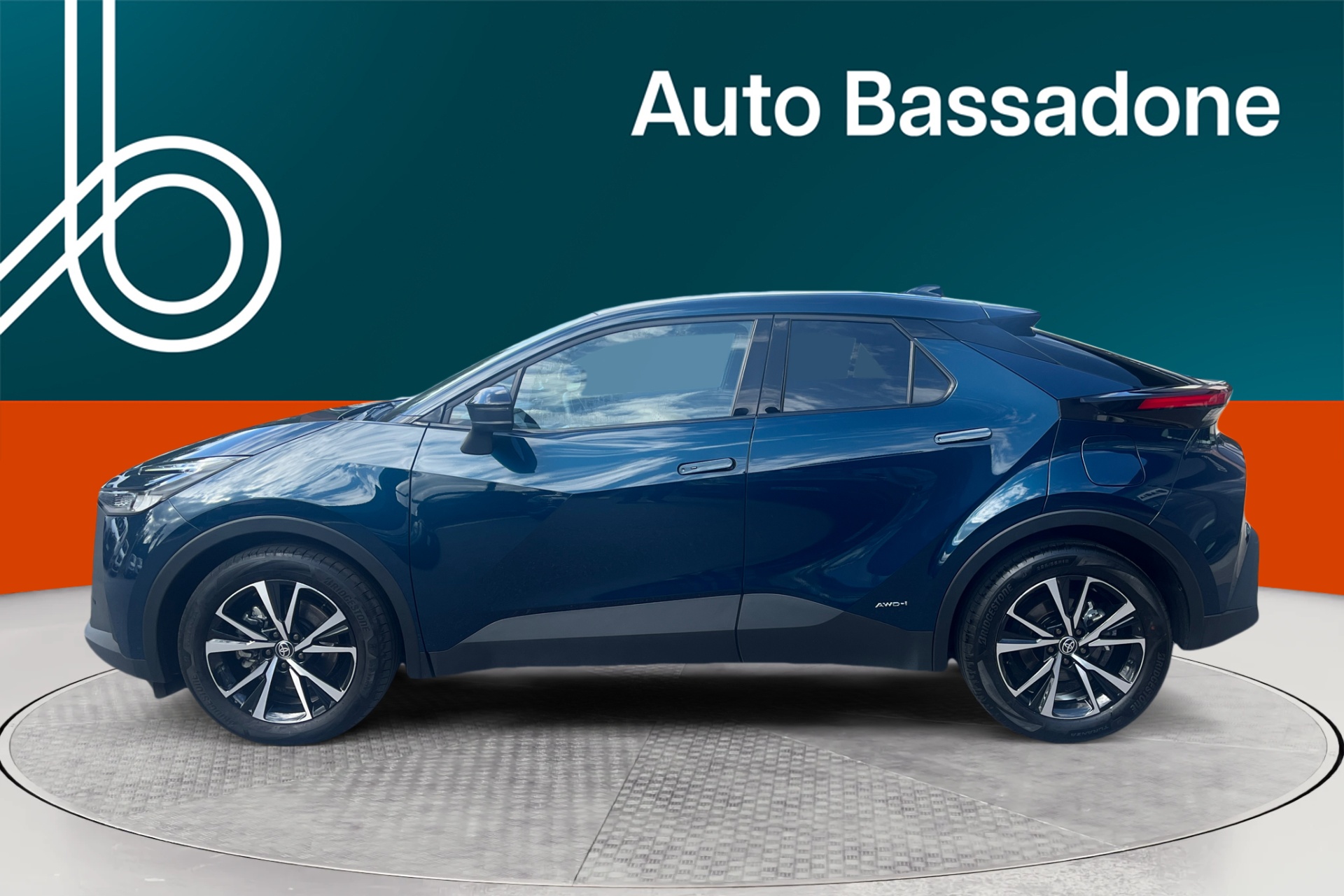 TOYOTA C-HR 2024