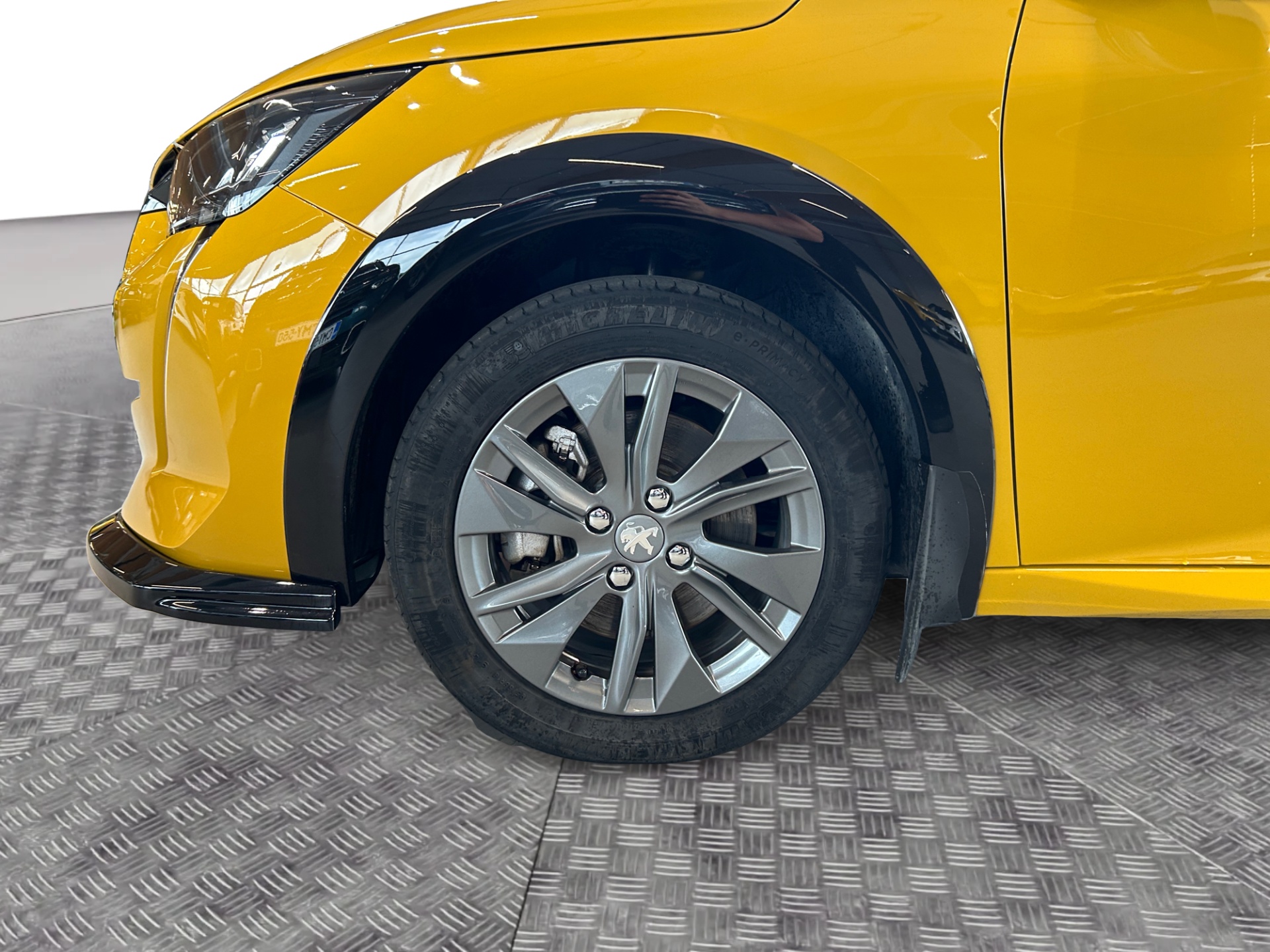PEUGEOT e-208 2023