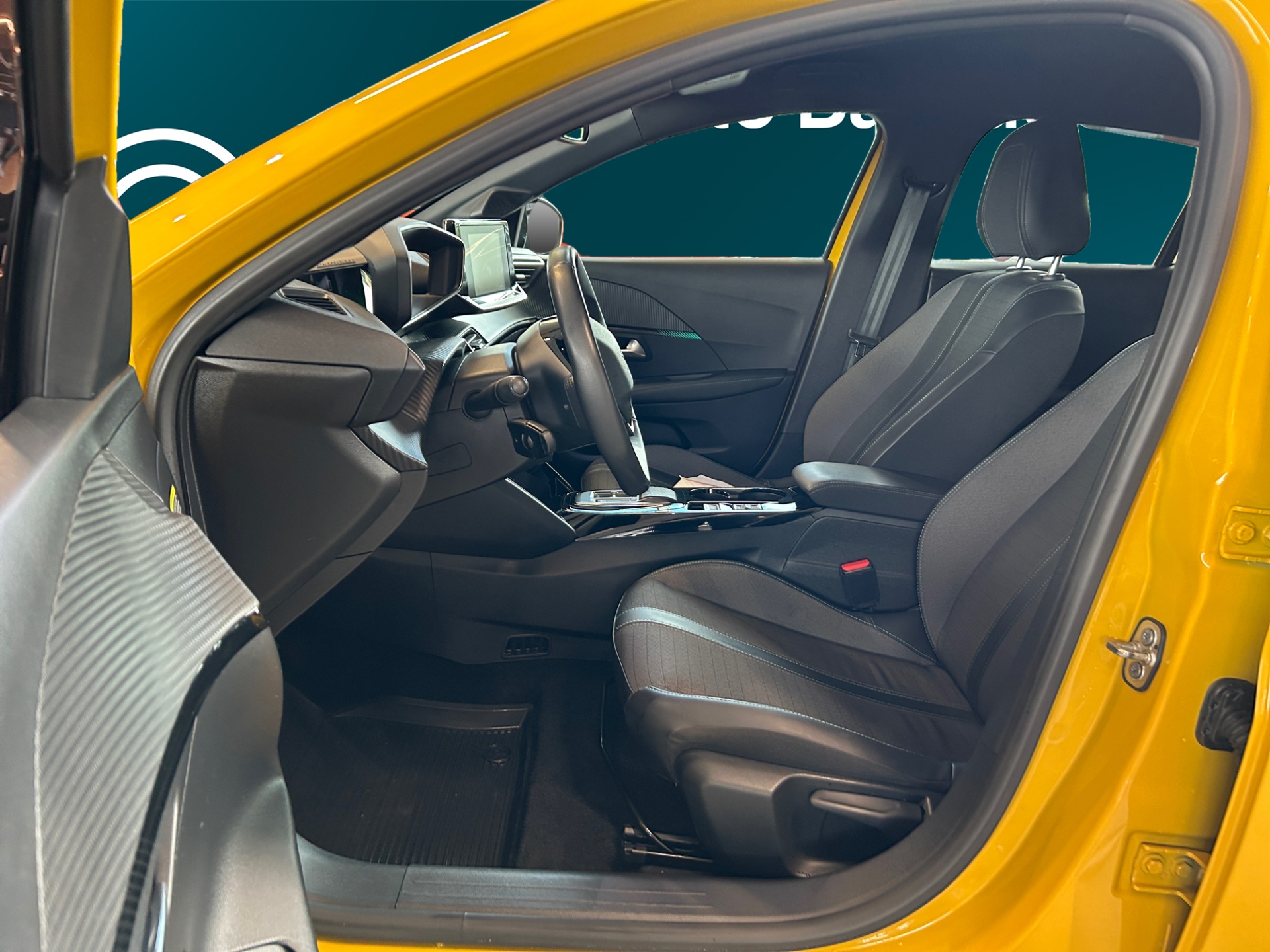 PEUGEOT e-208 2023
