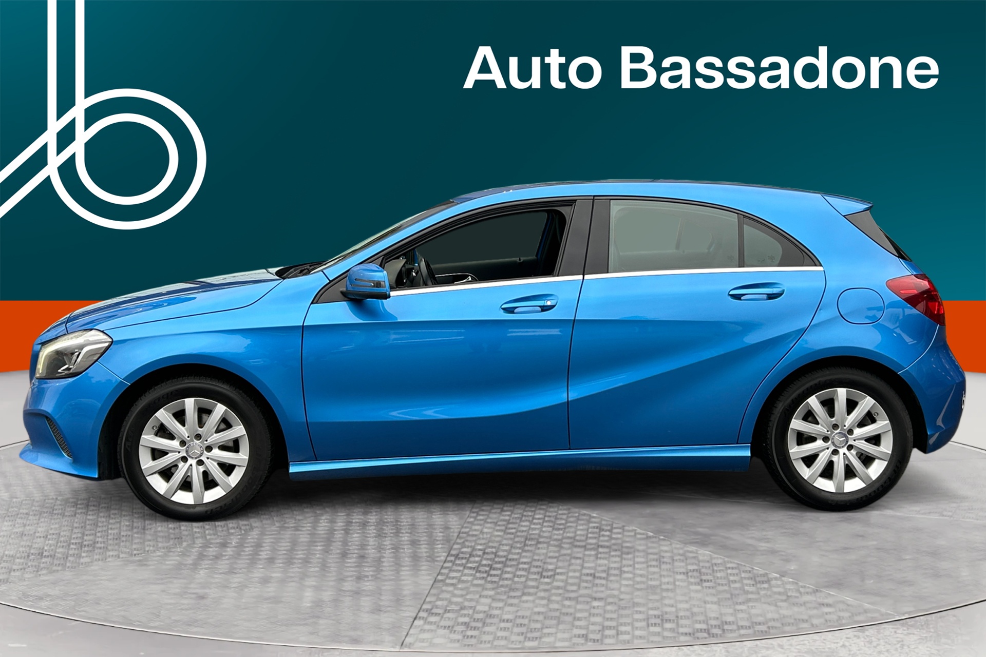 MERCEDES-BENZ A 2016