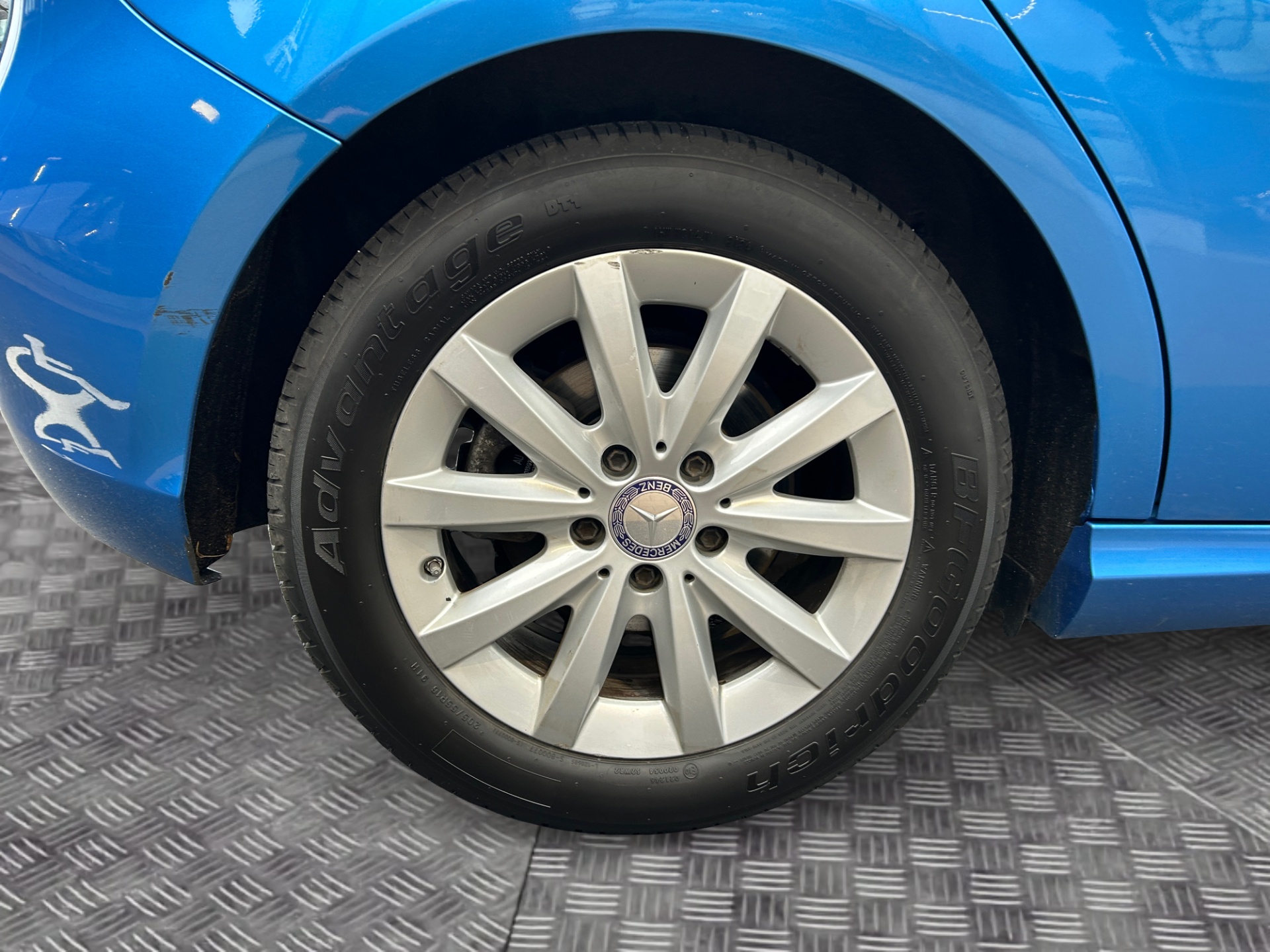 MERCEDES-BENZ A 2016