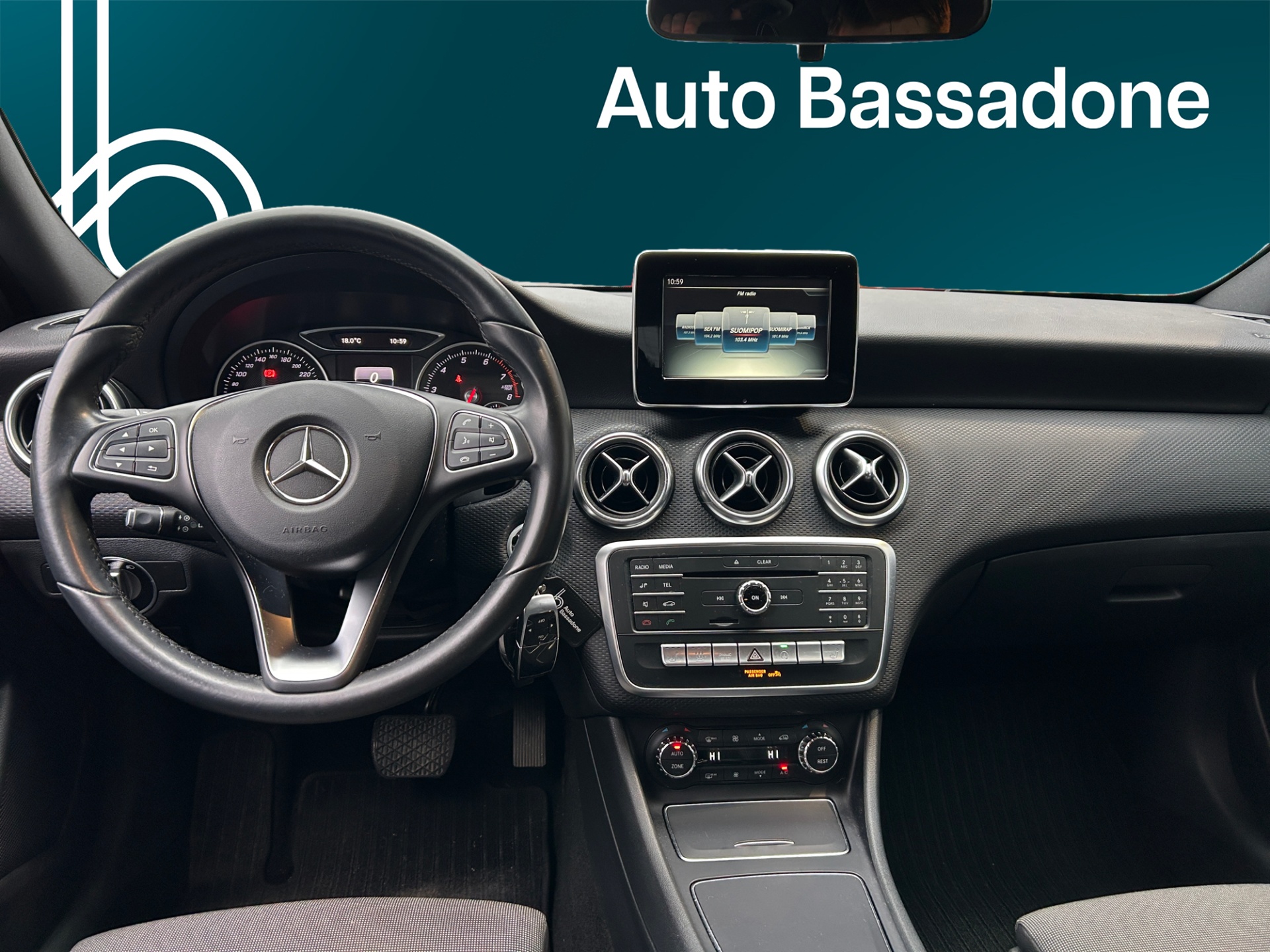 MERCEDES-BENZ A 2016