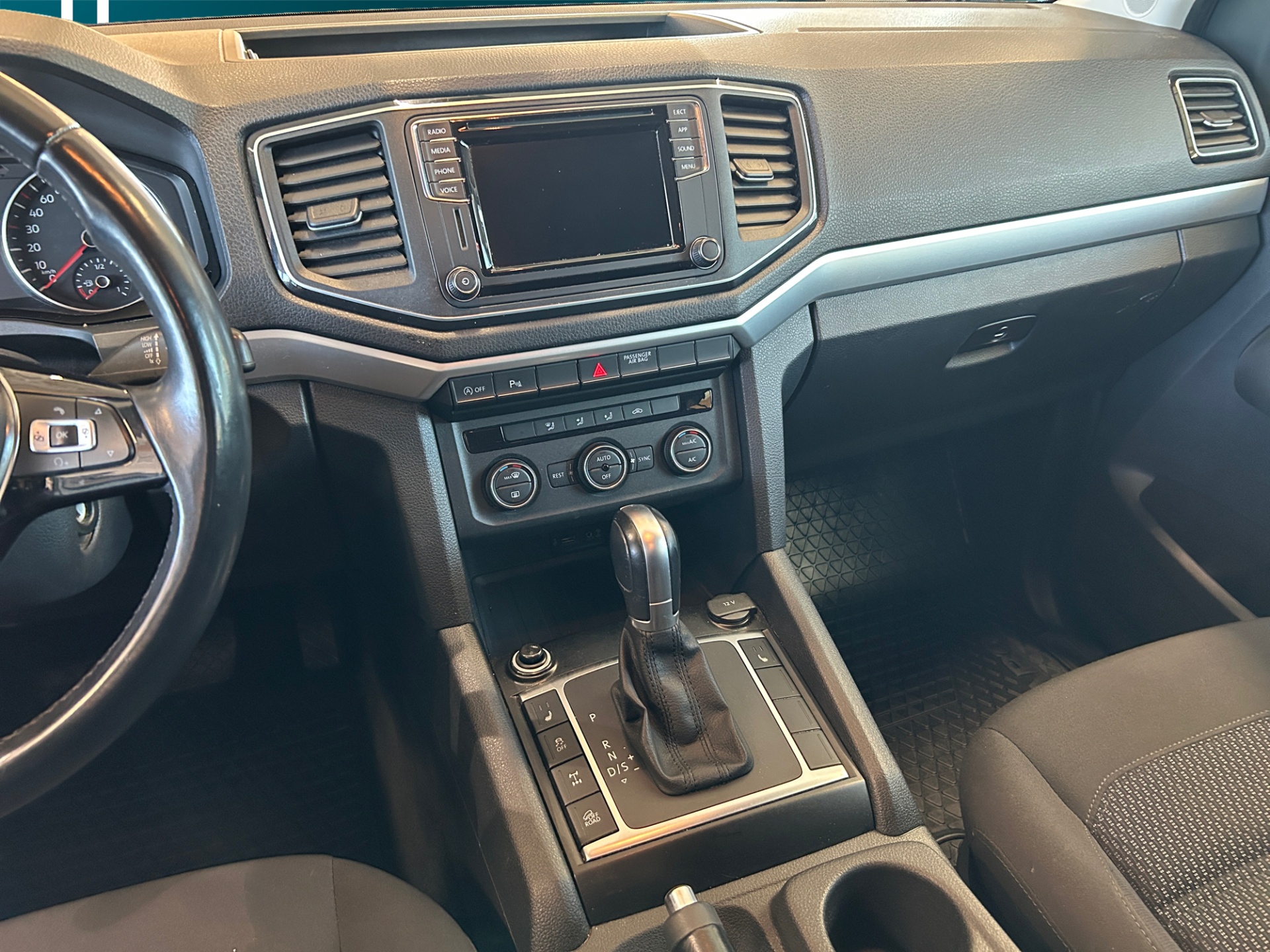 VOLKSWAGEN Amarok 2018