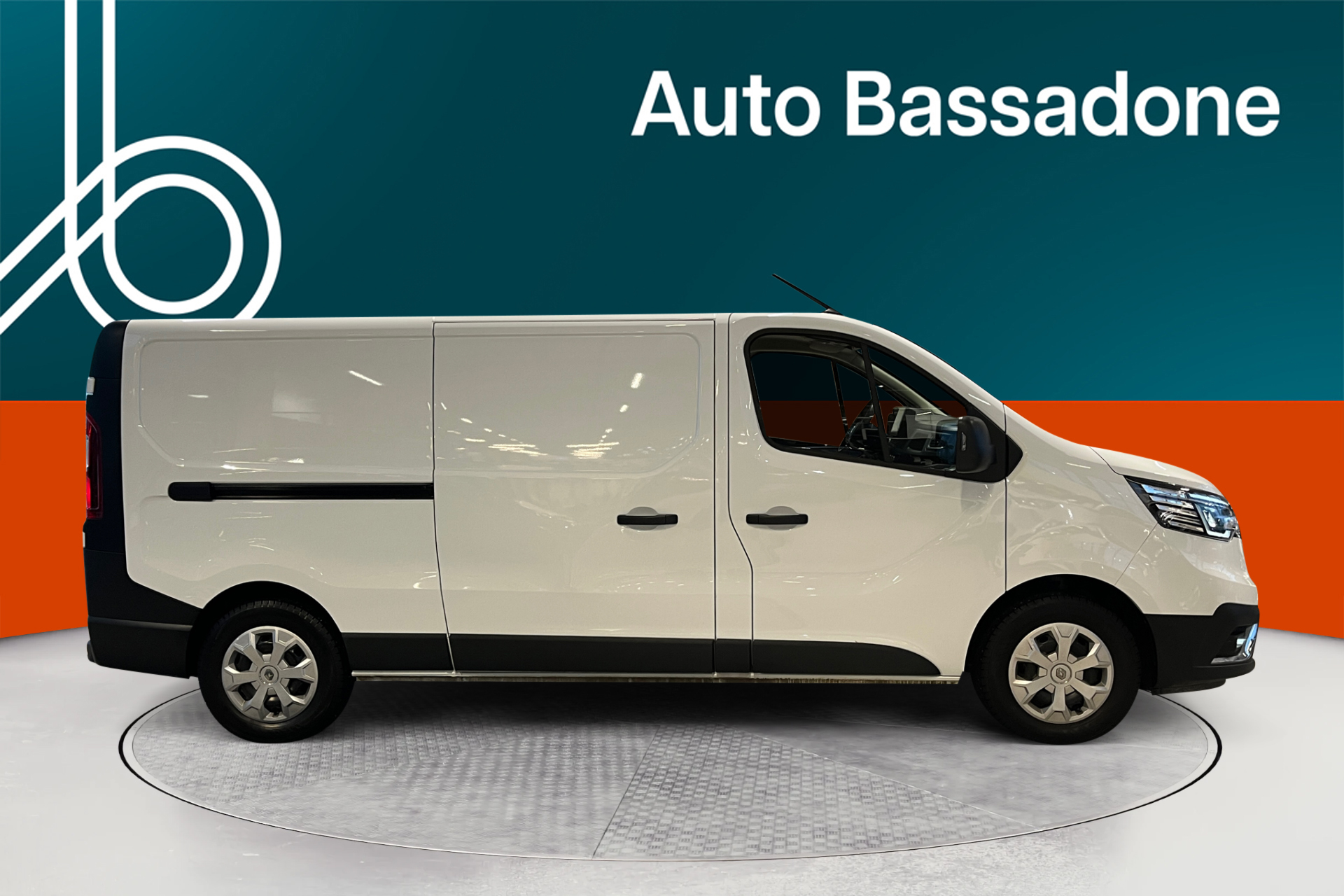 RENAULT Trafic 2024