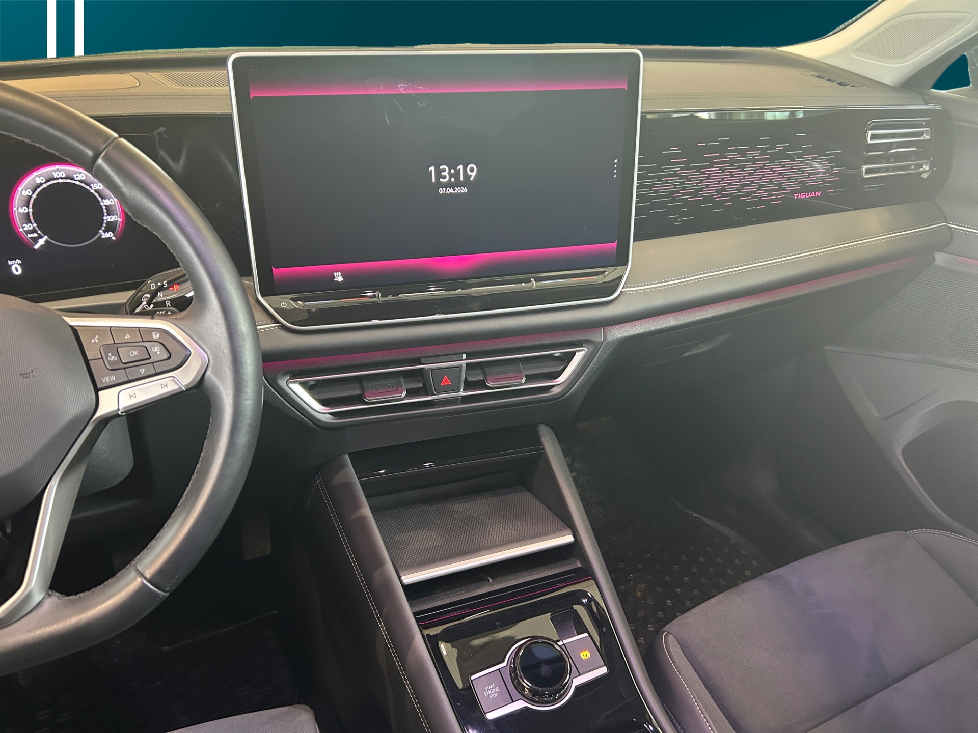 VOLKSWAGEN Tiguan 2024