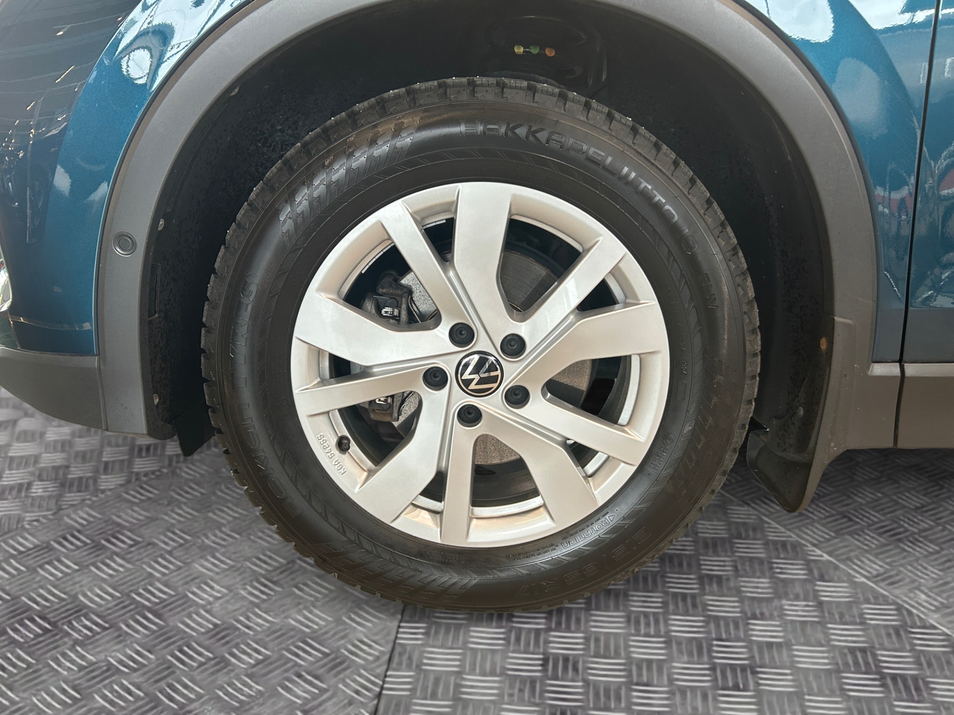 VOLKSWAGEN Tiguan 2024