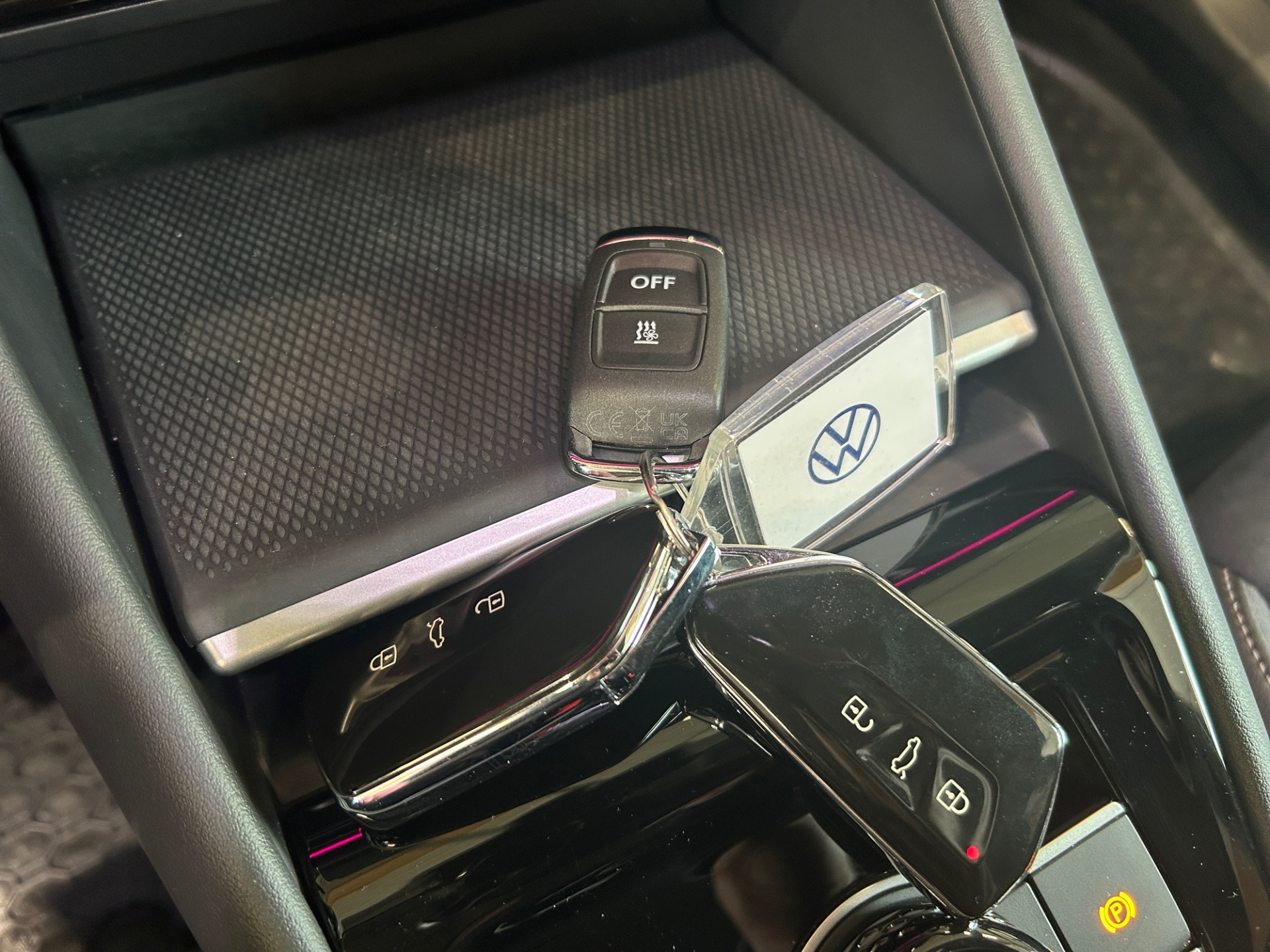 VOLKSWAGEN Tiguan 2024