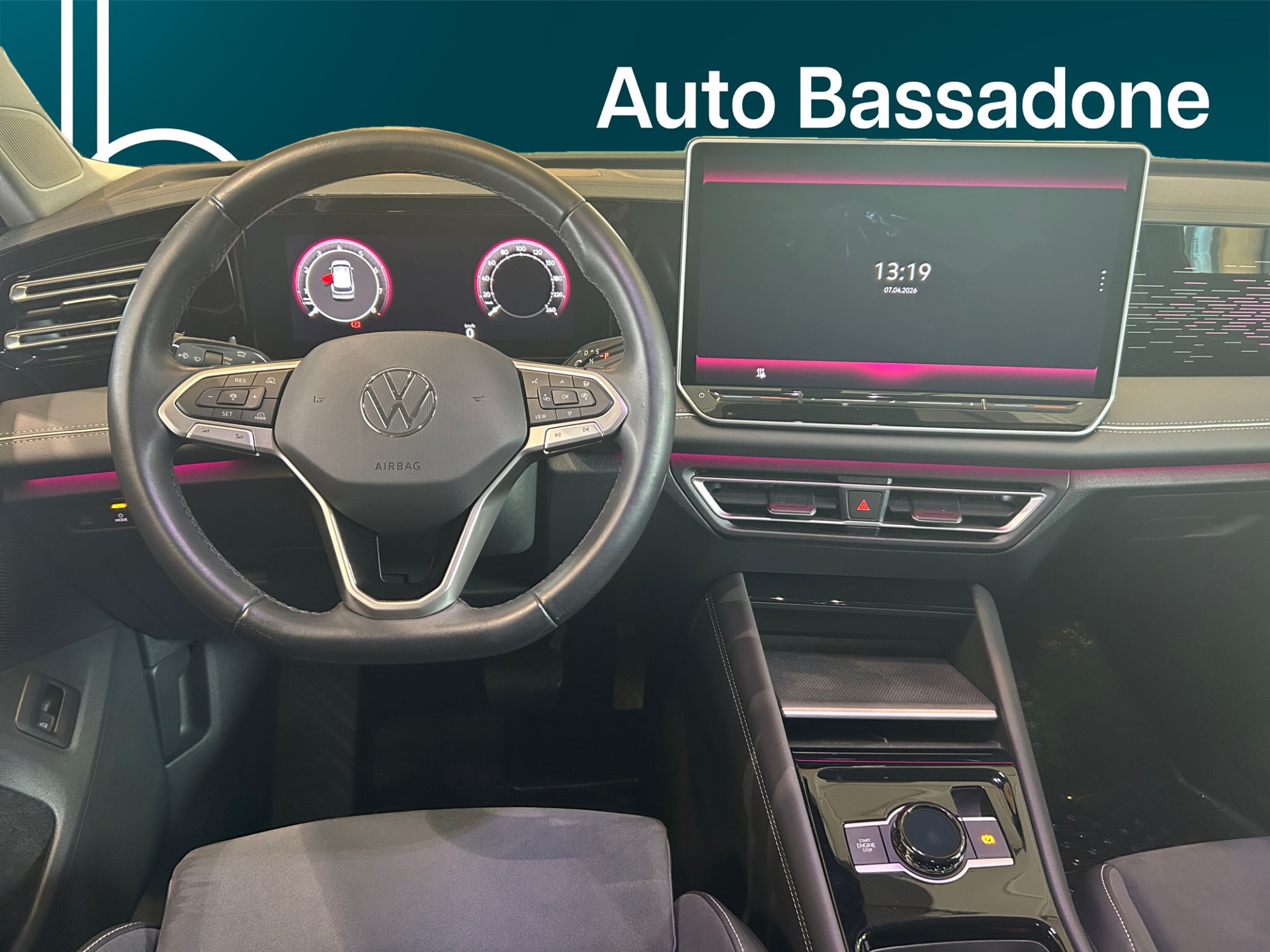 VOLKSWAGEN Tiguan 2024