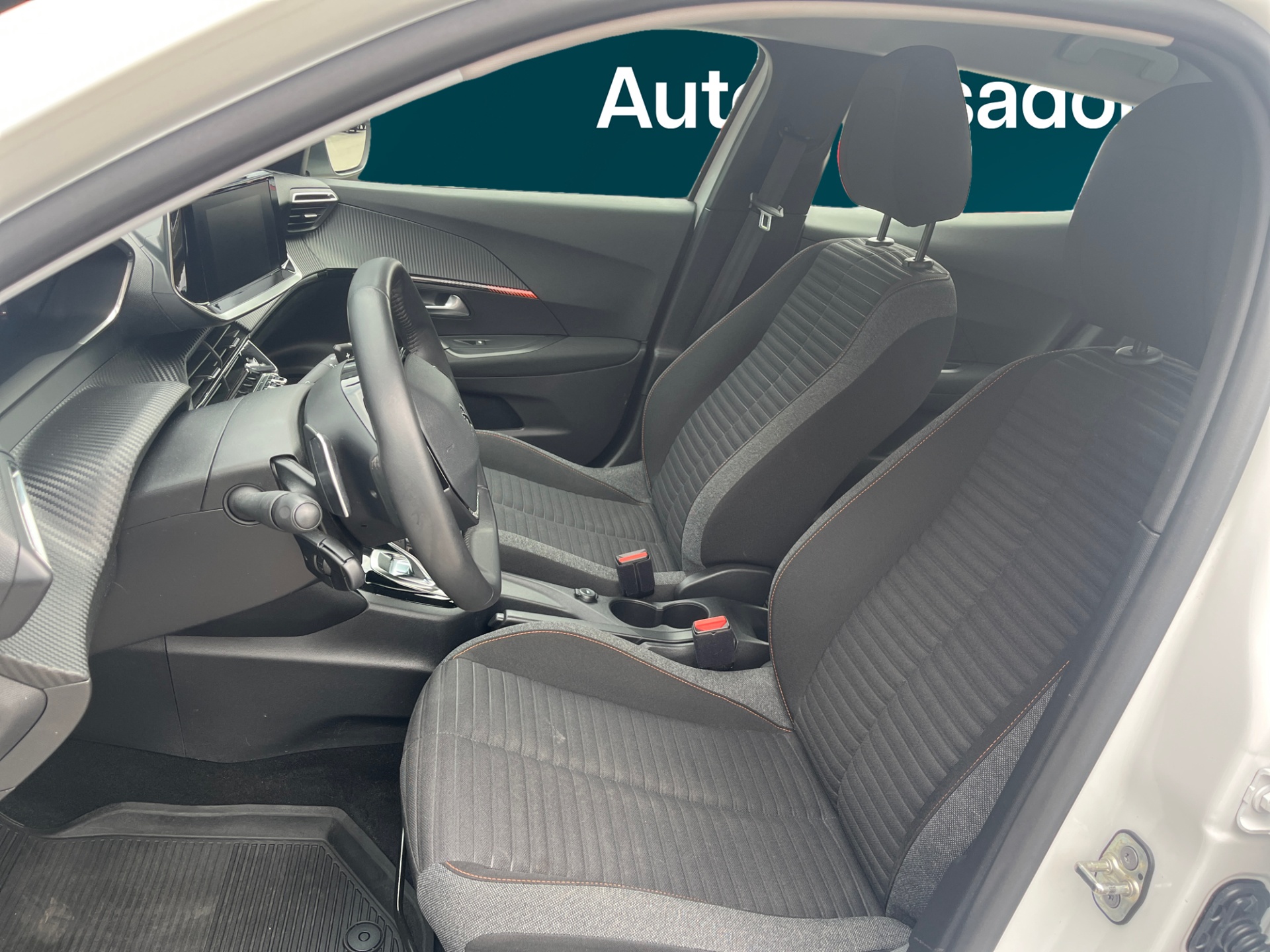 PEUGEOT 2008 2021