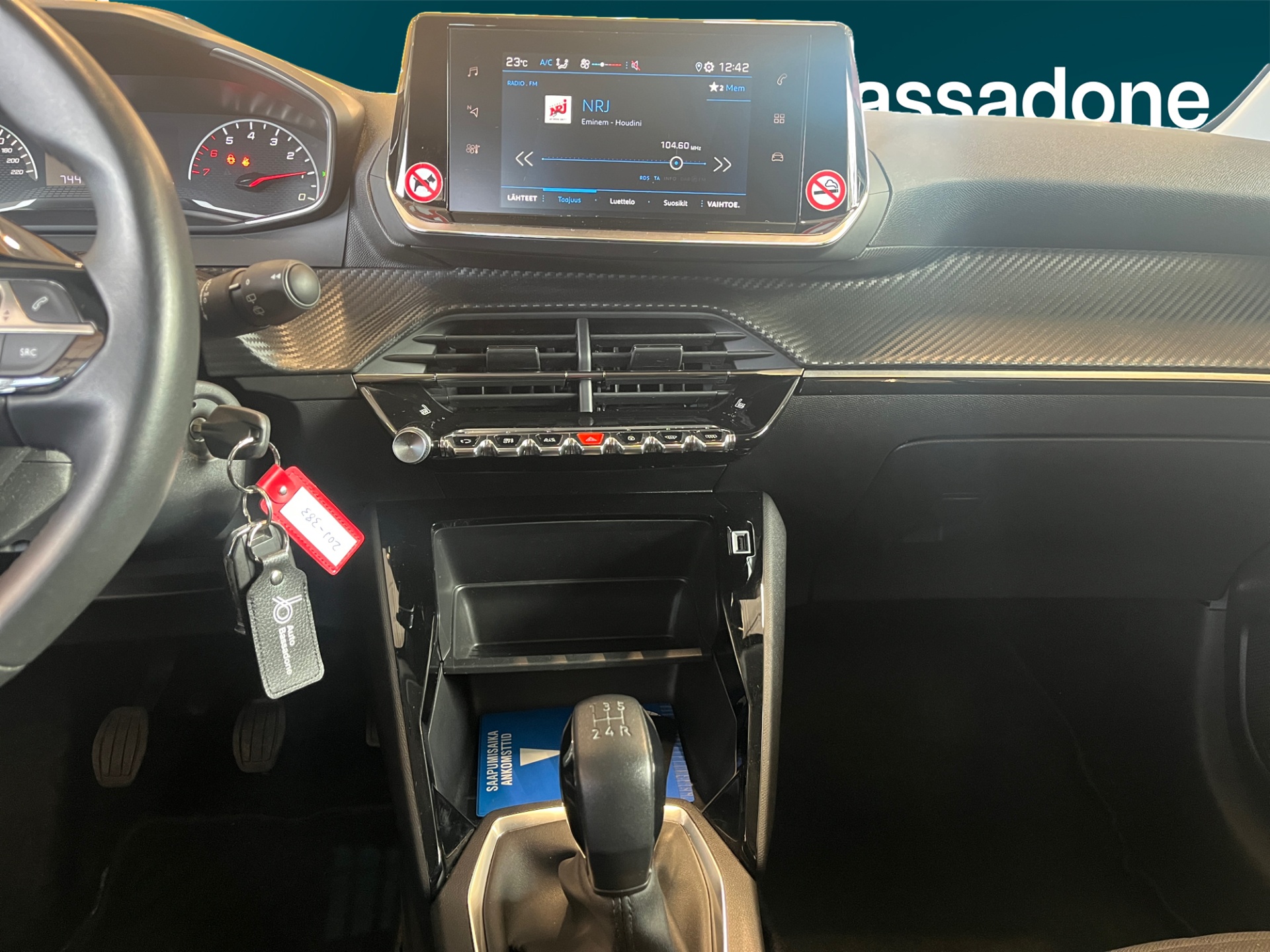 PEUGEOT 208 2022