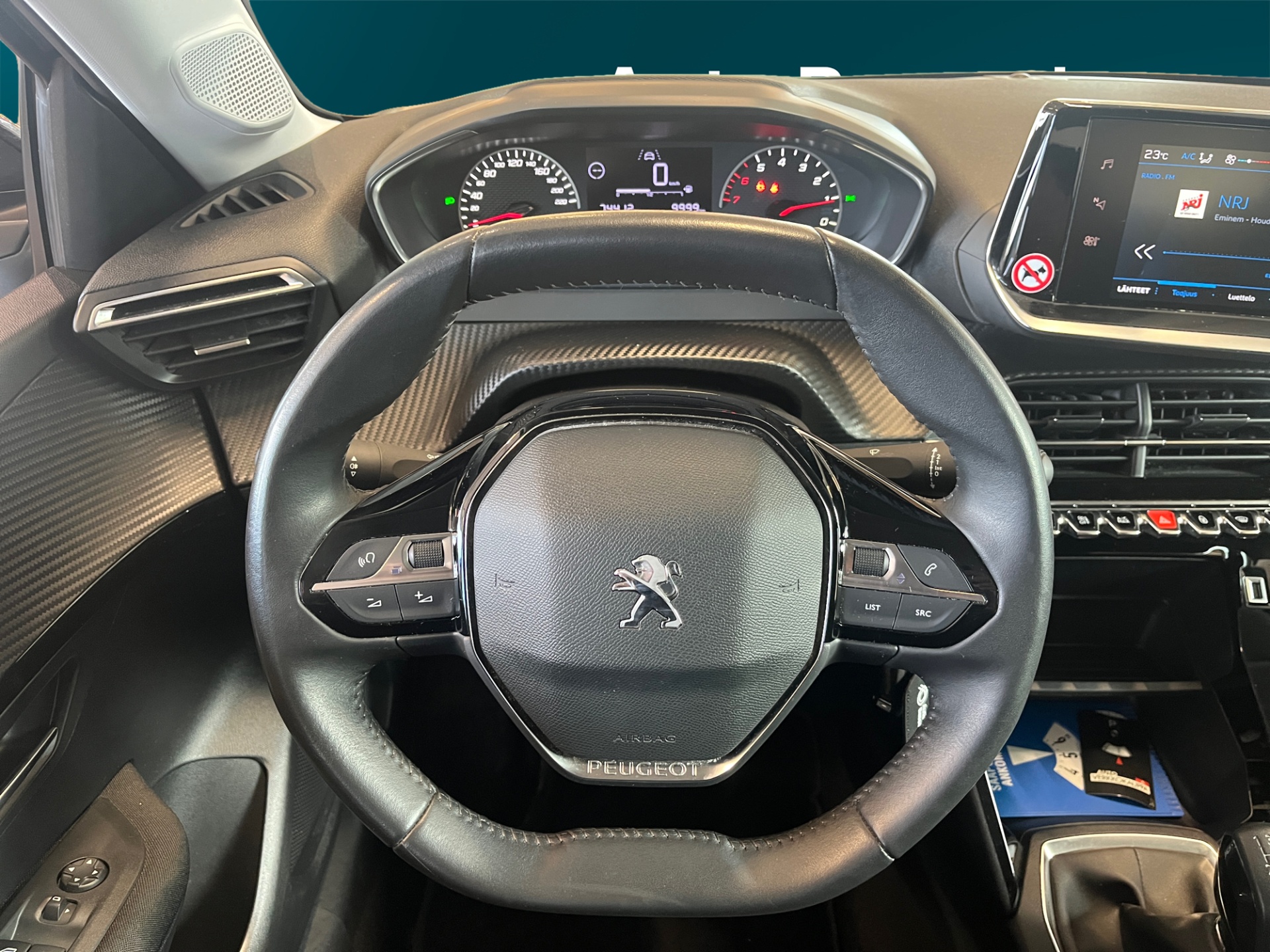 PEUGEOT 208 2022