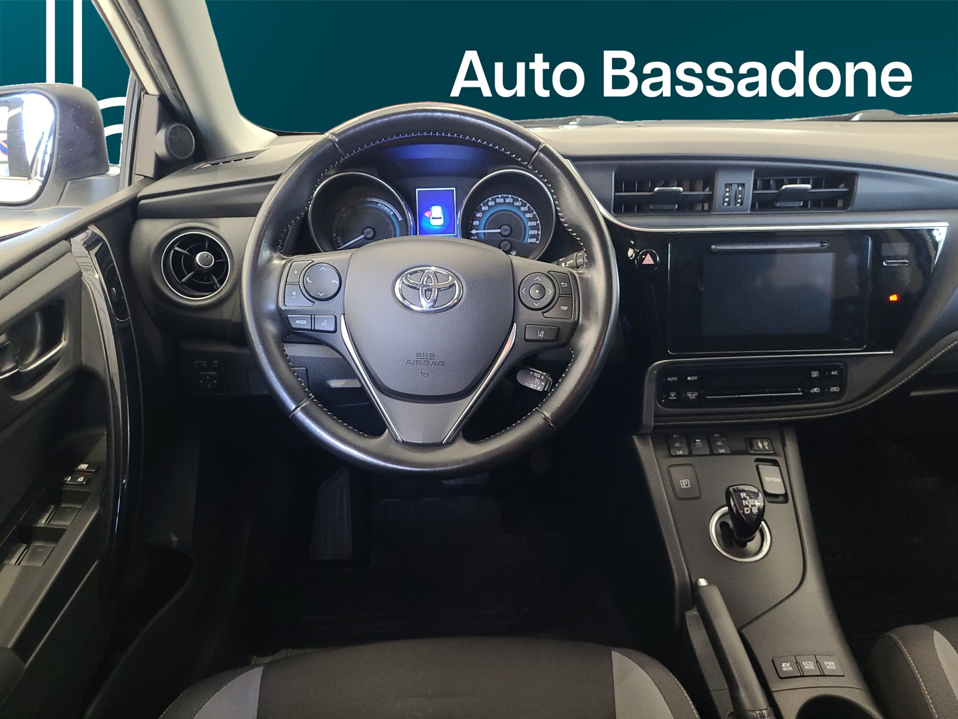 TOYOTA Auris 2017