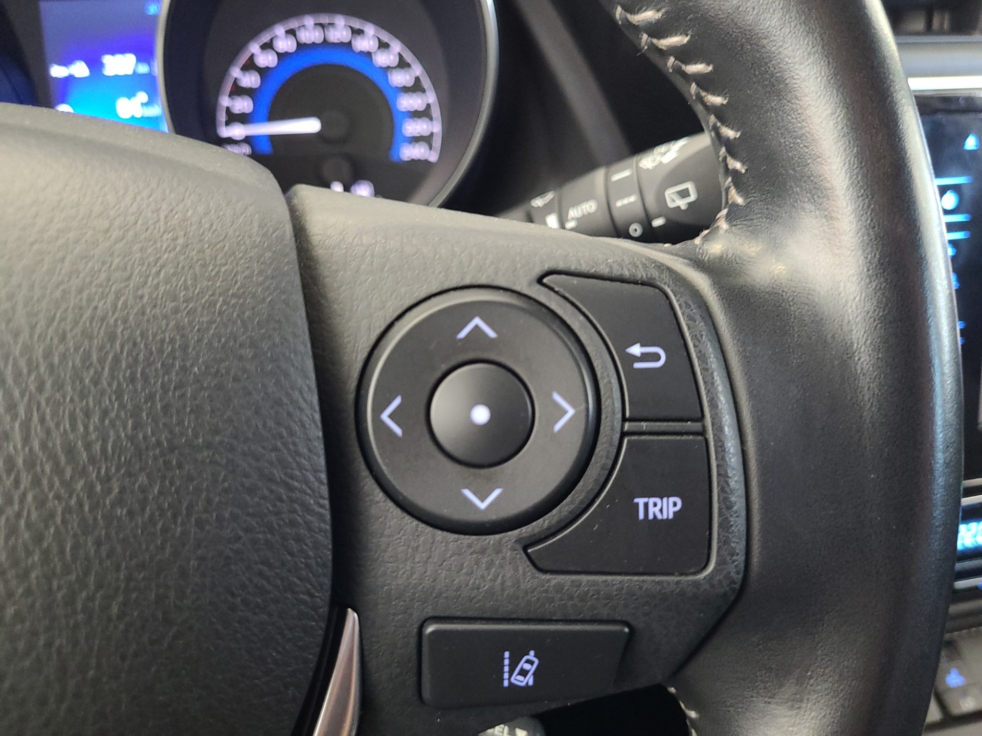 TOYOTA Auris 2017
