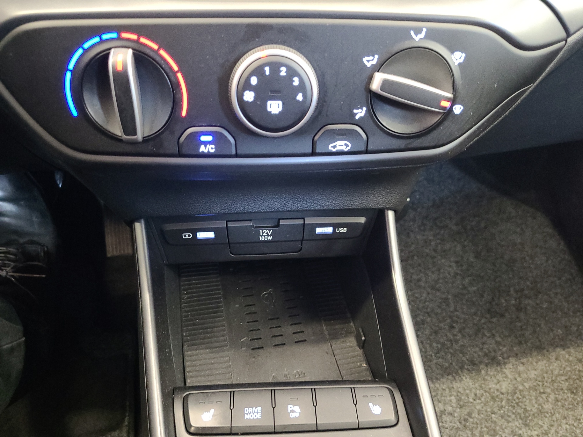 HYUNDAI i20 Hatchback 2021