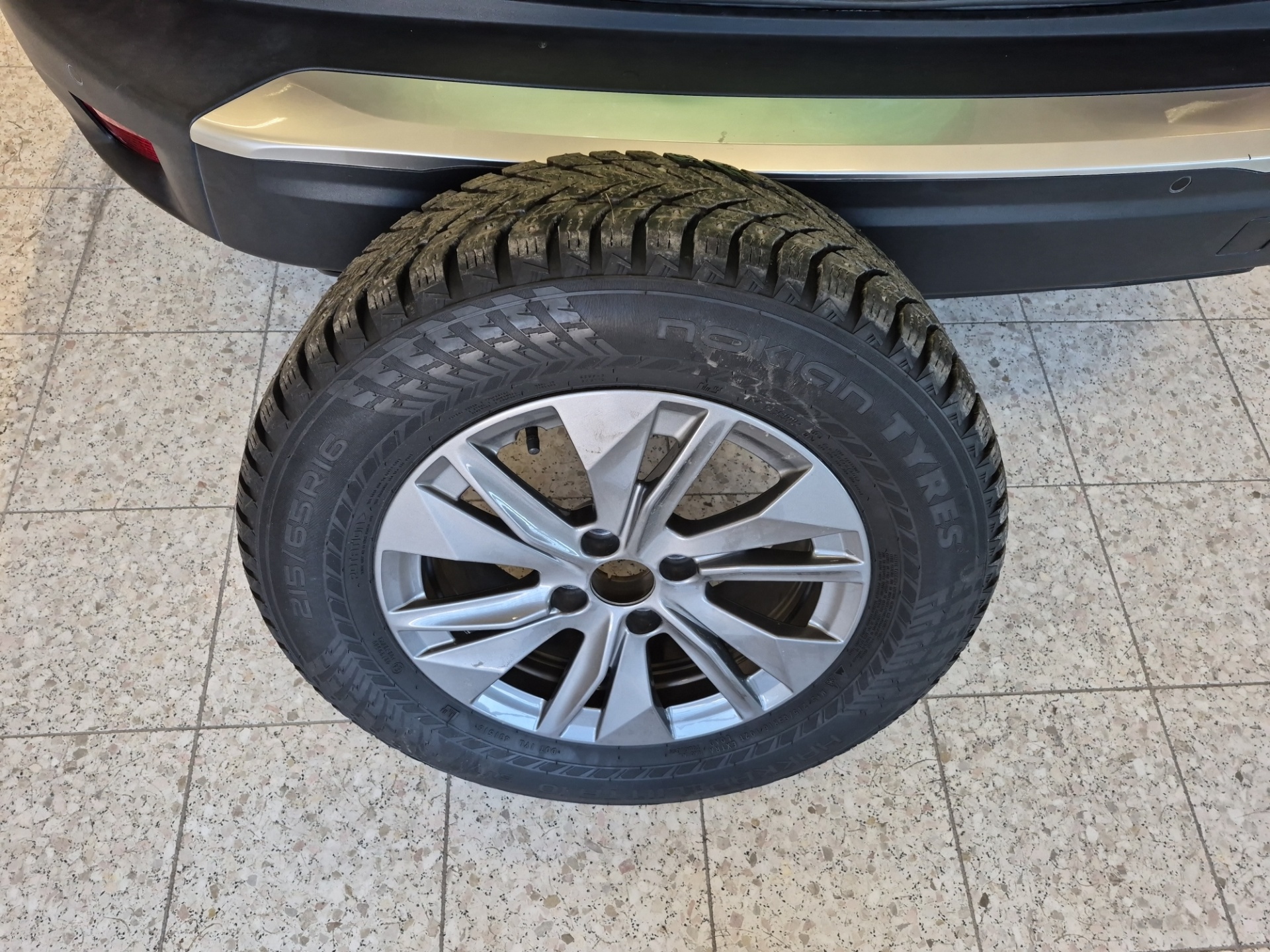 PEUGEOT e-2008 2023