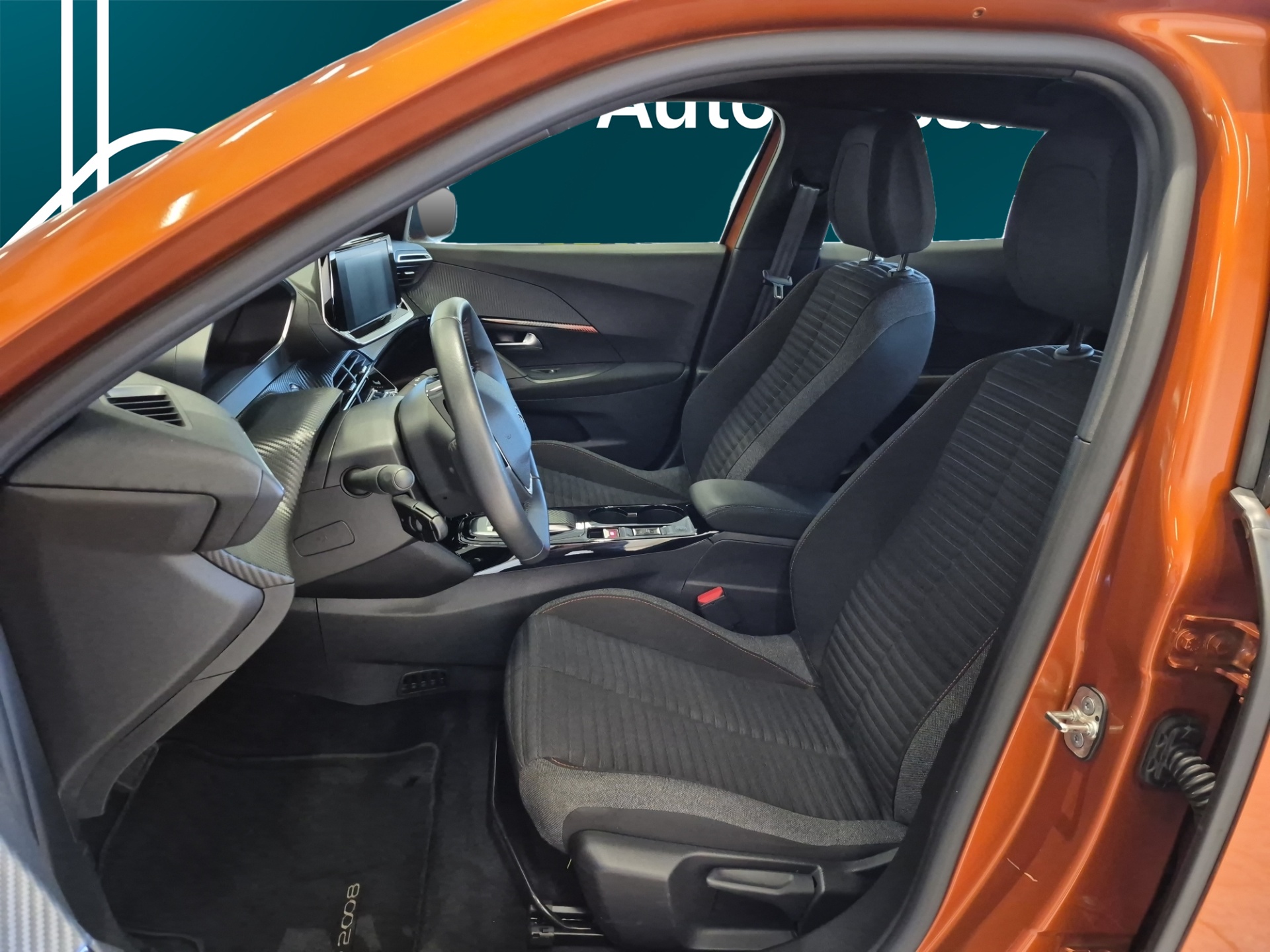 PEUGEOT e-2008 2023