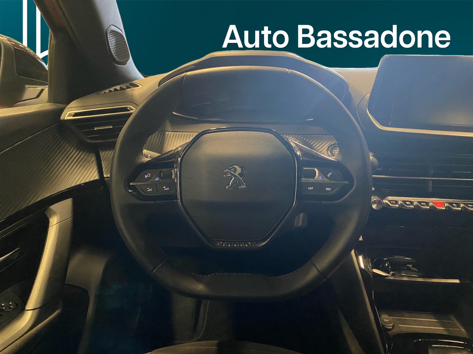 PEUGEOT e-2008 2023