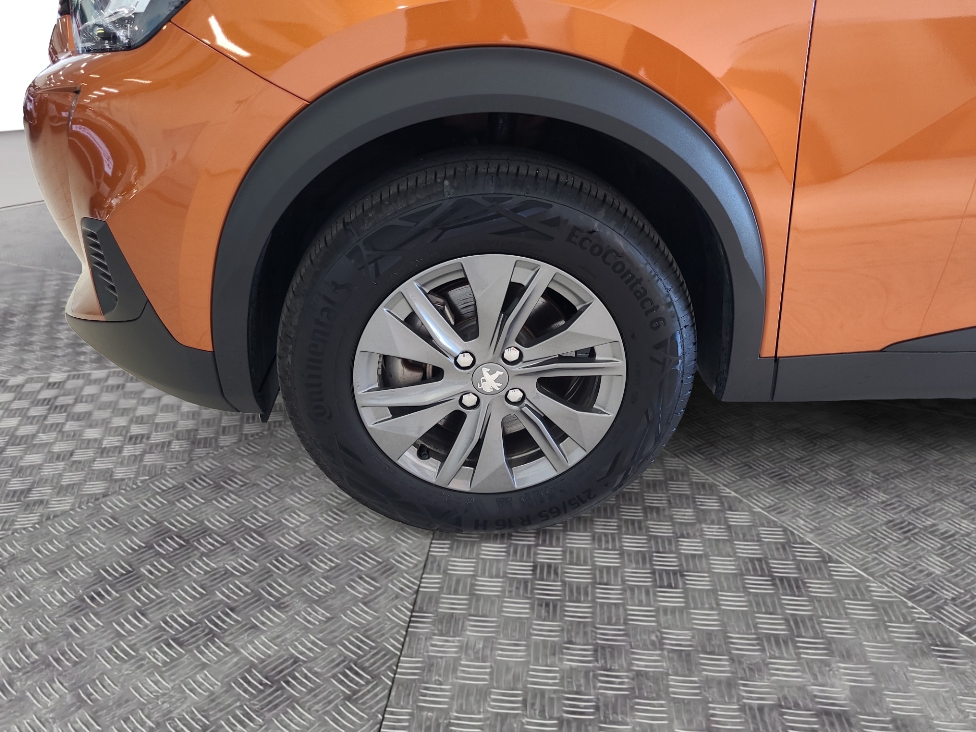 PEUGEOT e-2008 2023
